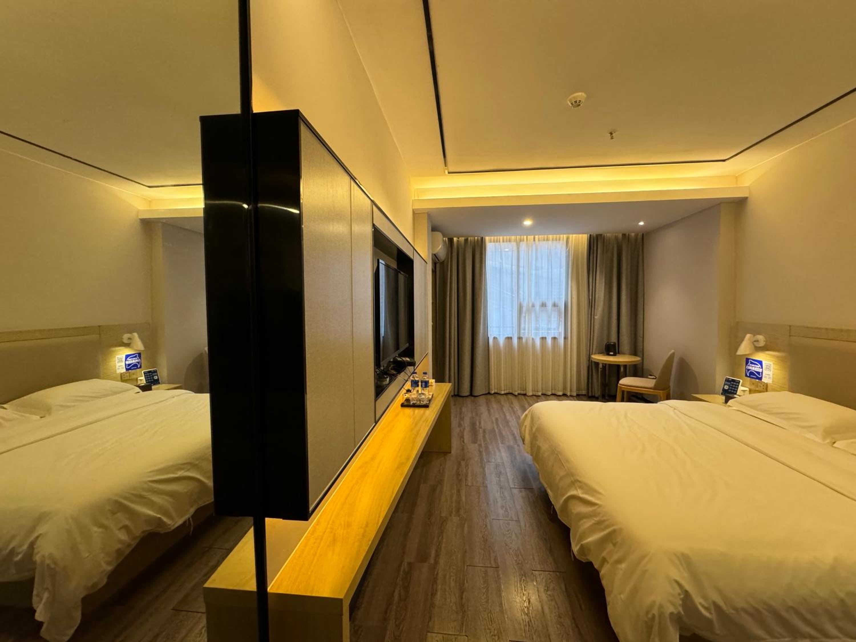 Deluxe Queen Room