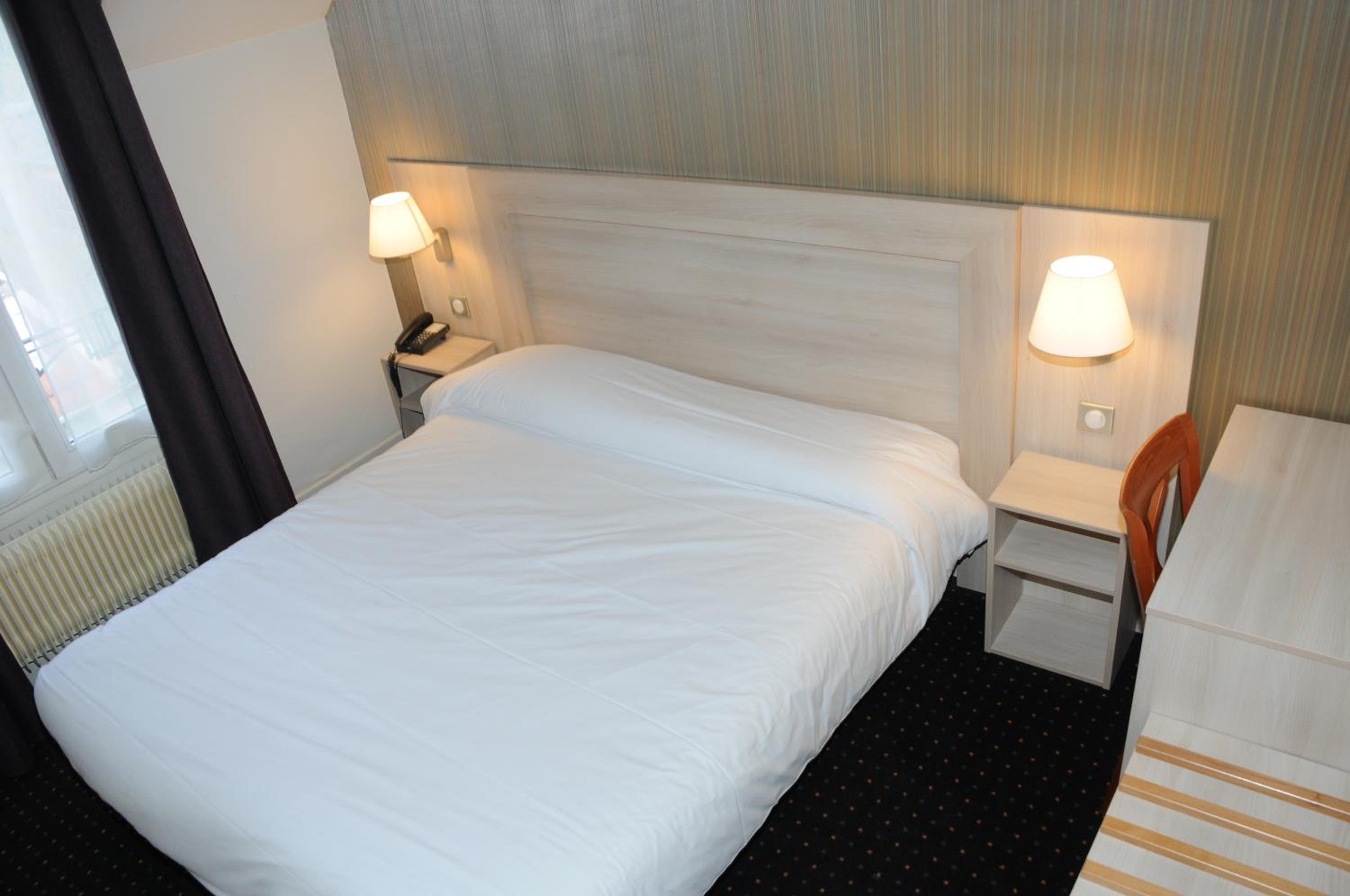Double Room - Photo 3