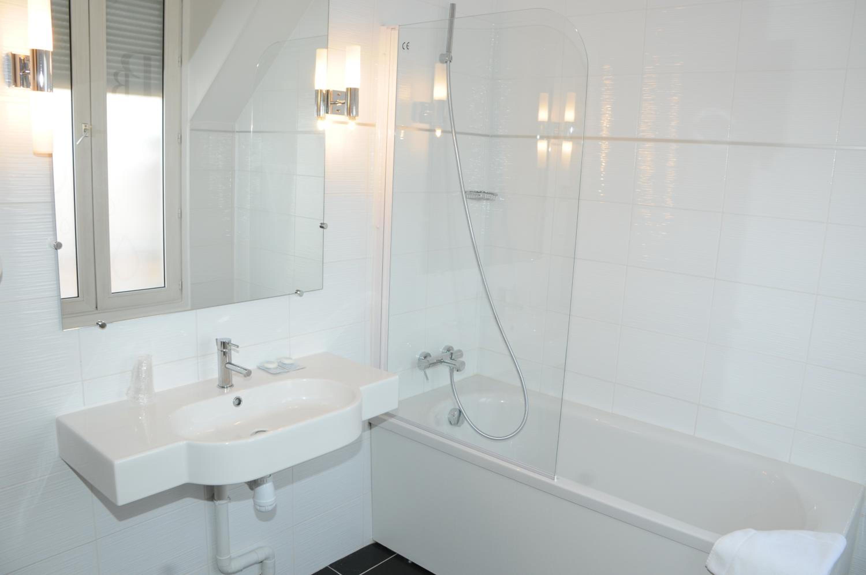 Double Room - Photo 5