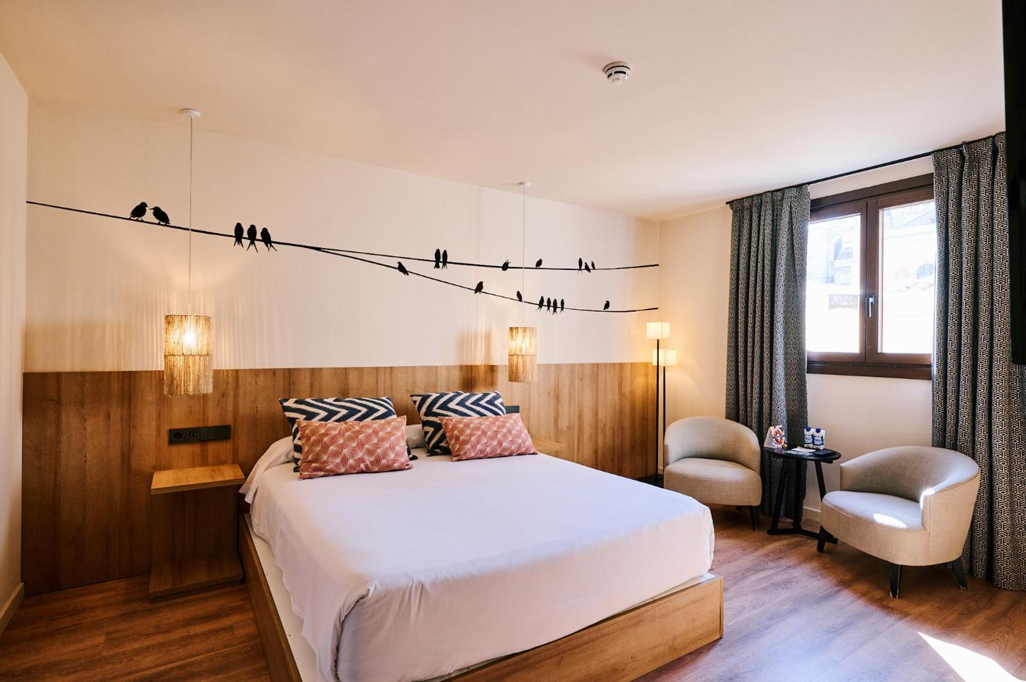 Double Room with Private Bathroom - Photo 1