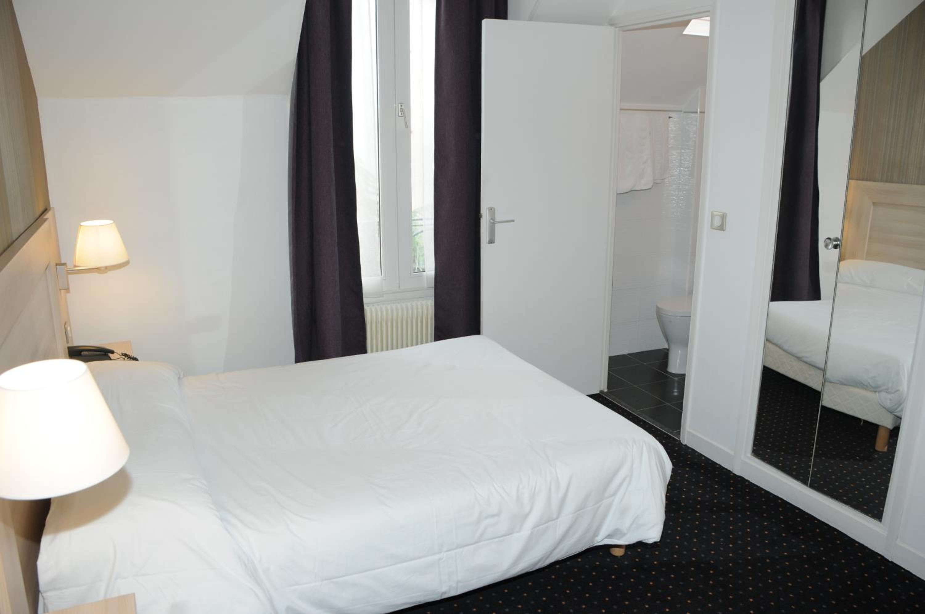 Double Room - Photo 2