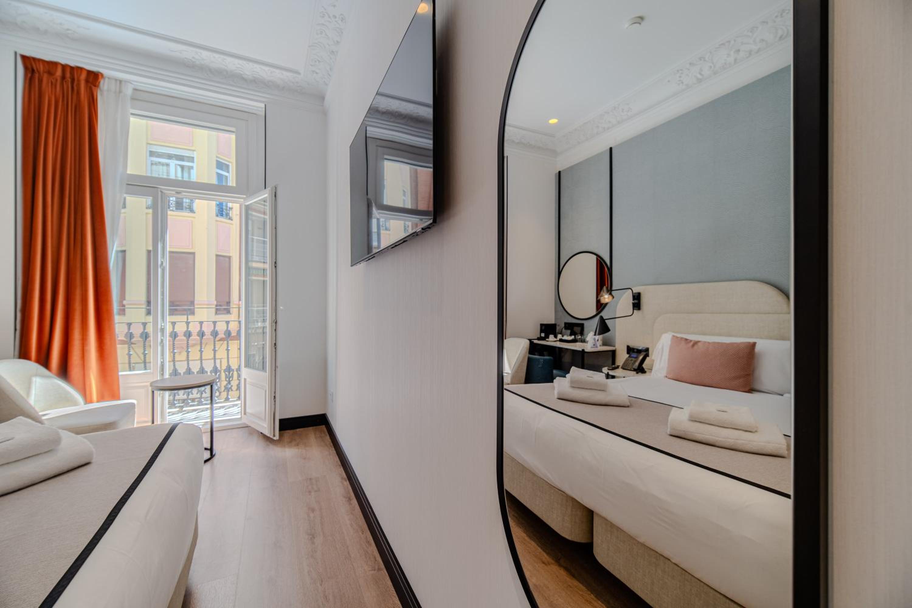 Double or Twin Room - Photo 21