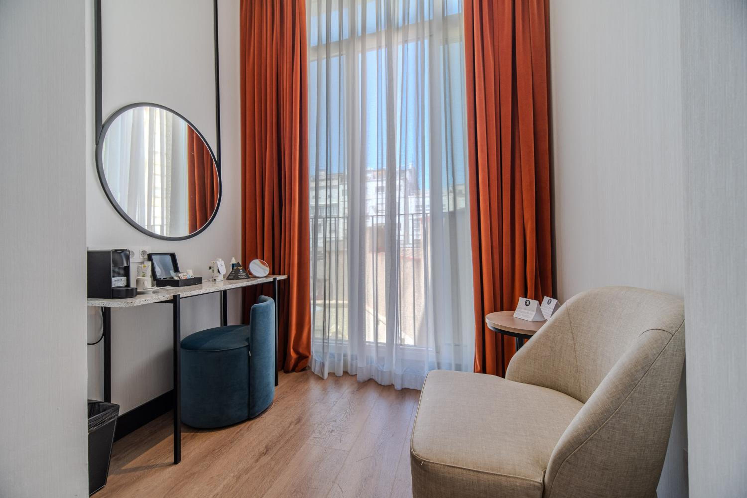 Double or Twin Room - Photo 18