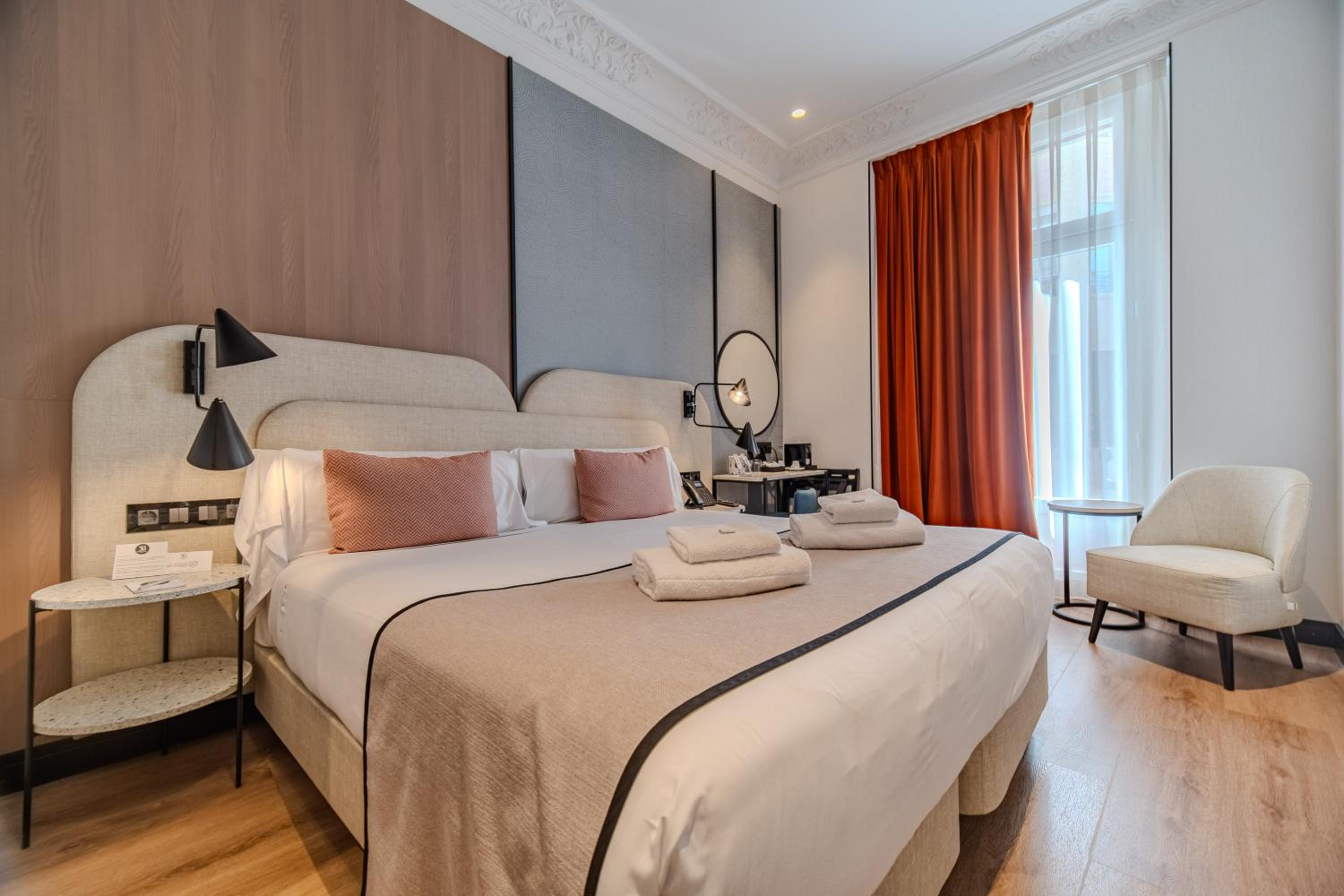 Double or Twin Room - Photo 17
