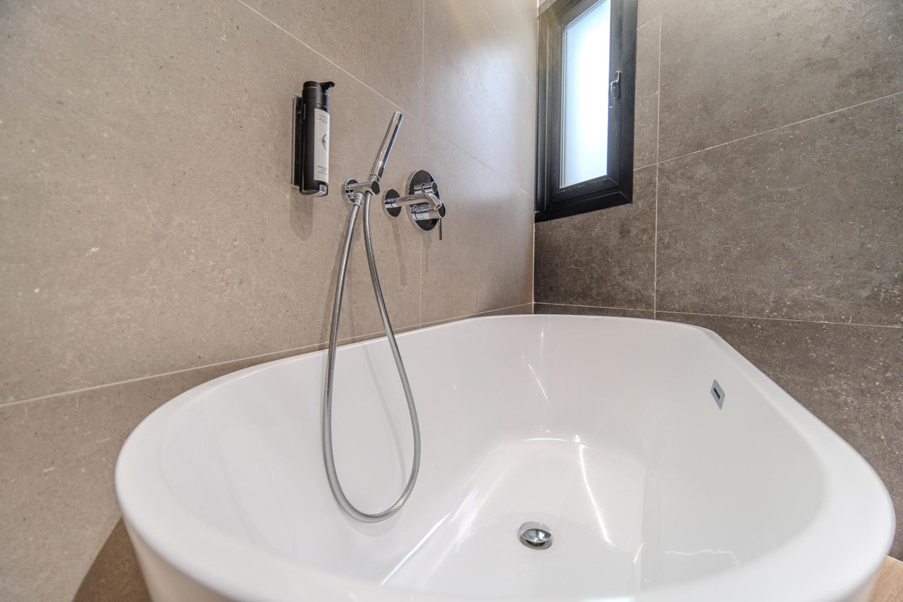 Double or Twin Room - Photo 16