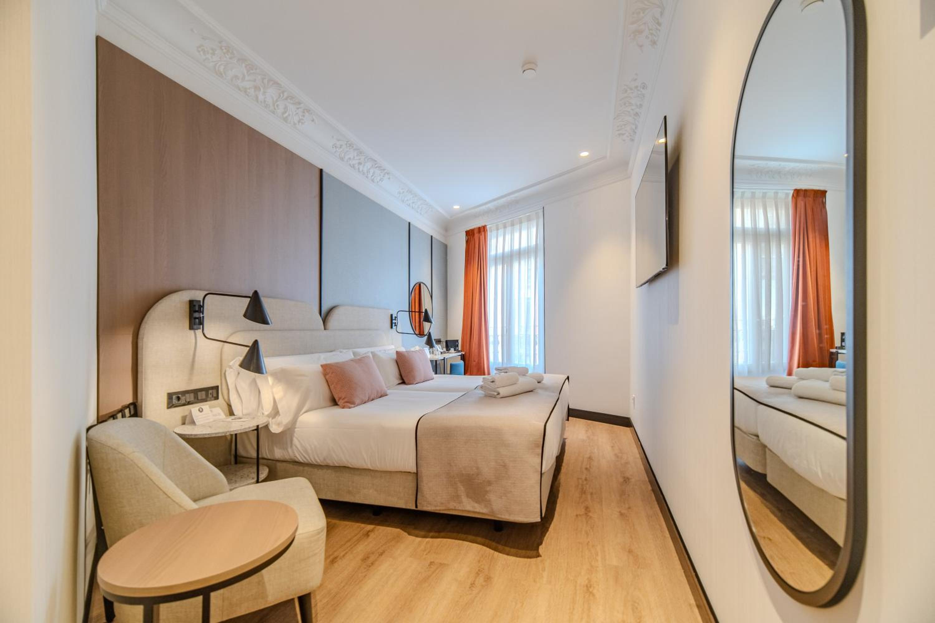 Double or Twin Room - Photo 15