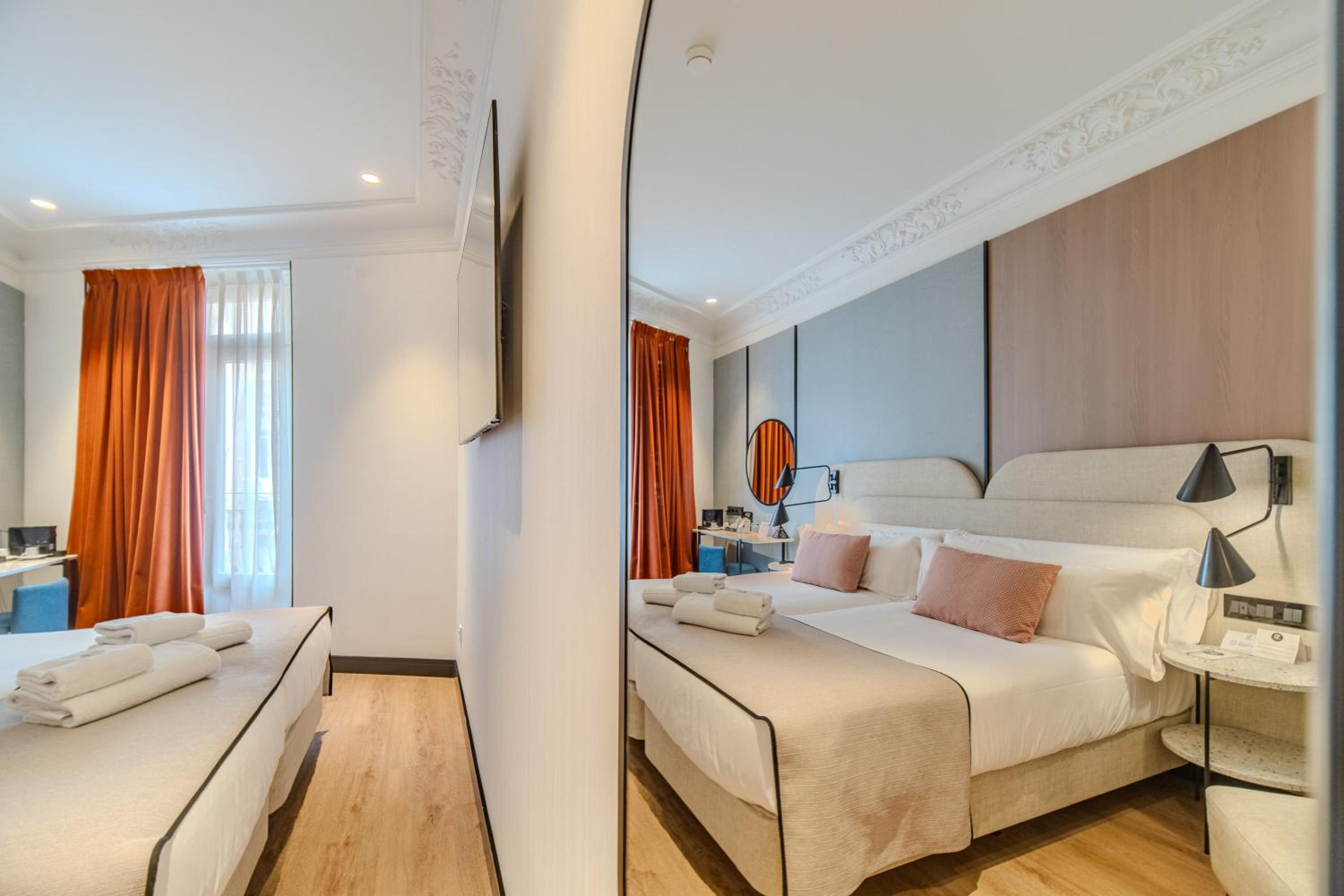Double or Twin Room - Photo 3