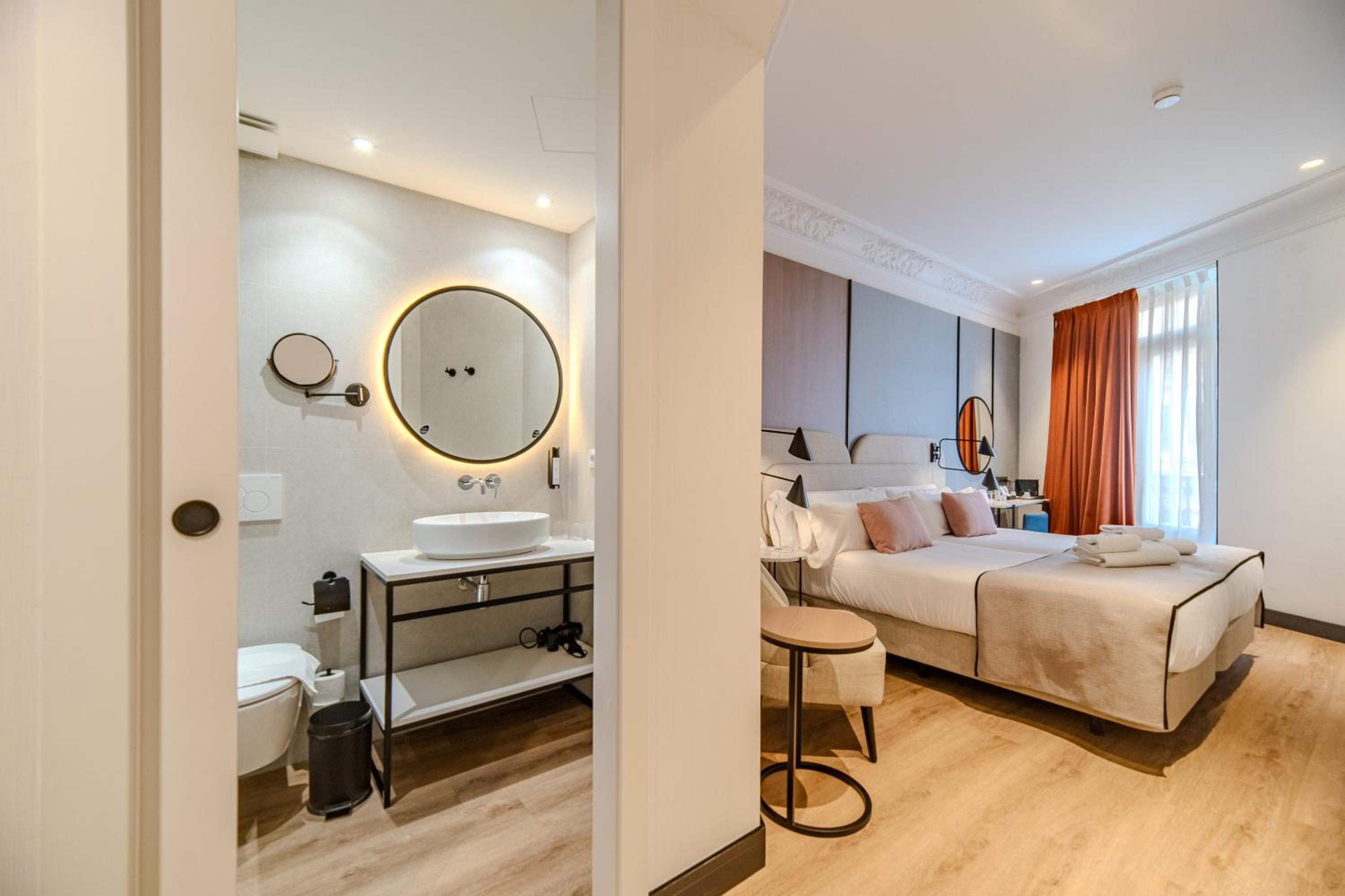 Double or Twin Room - Photo 1
