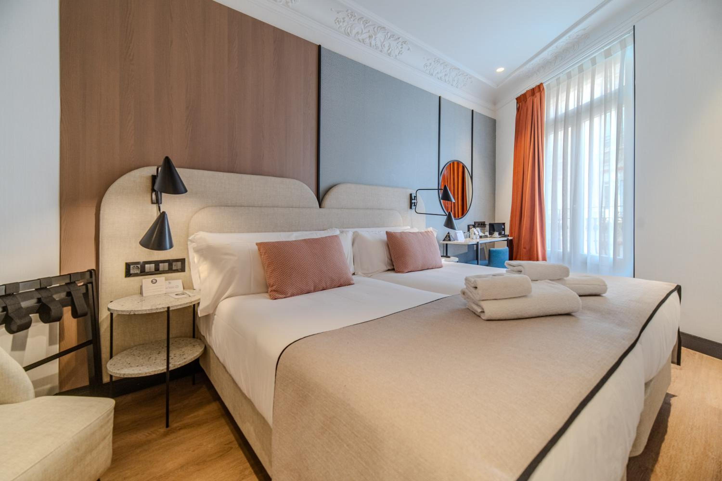 Double or Twin Room - Photo 5