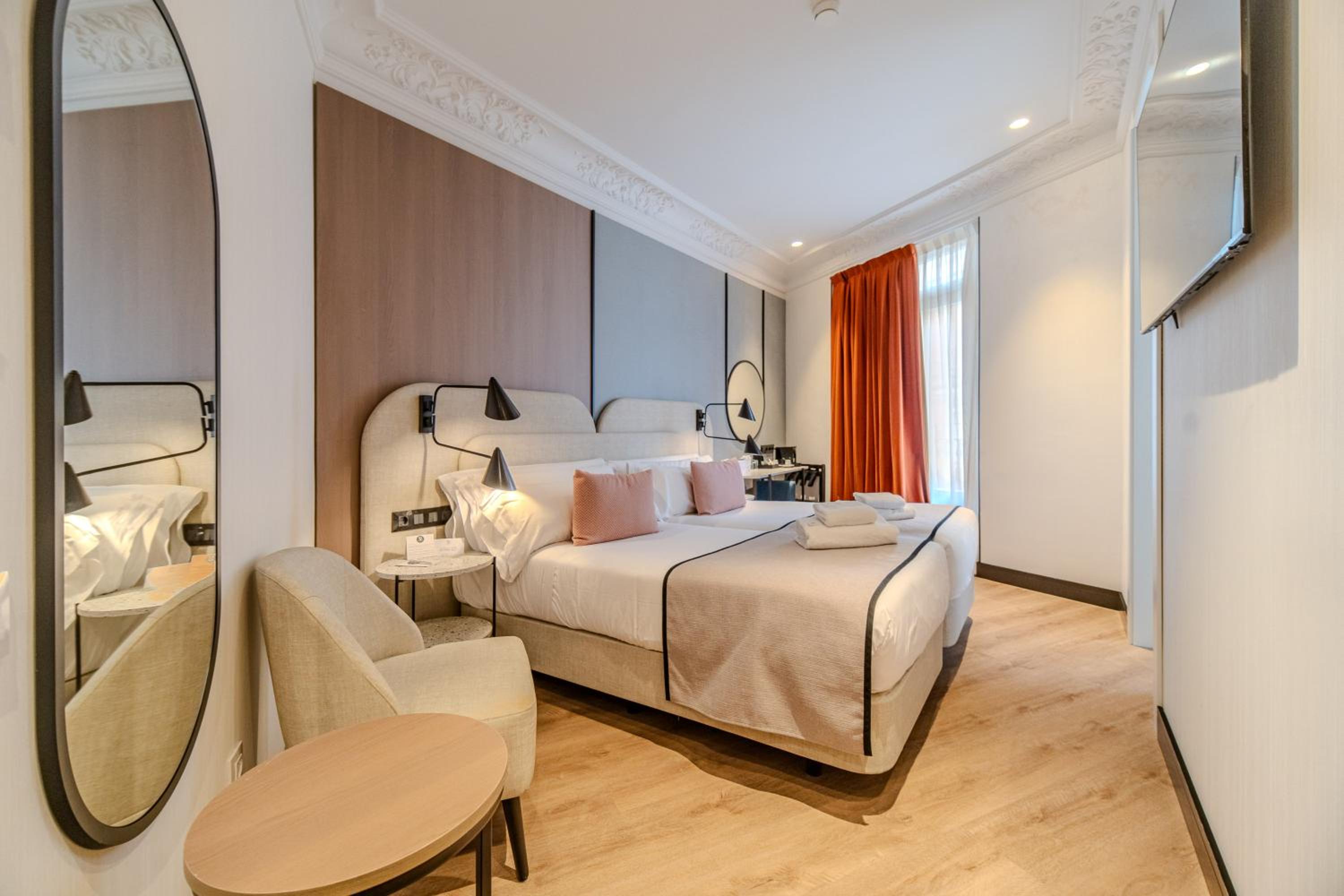 Double or Twin Room - Photo 14