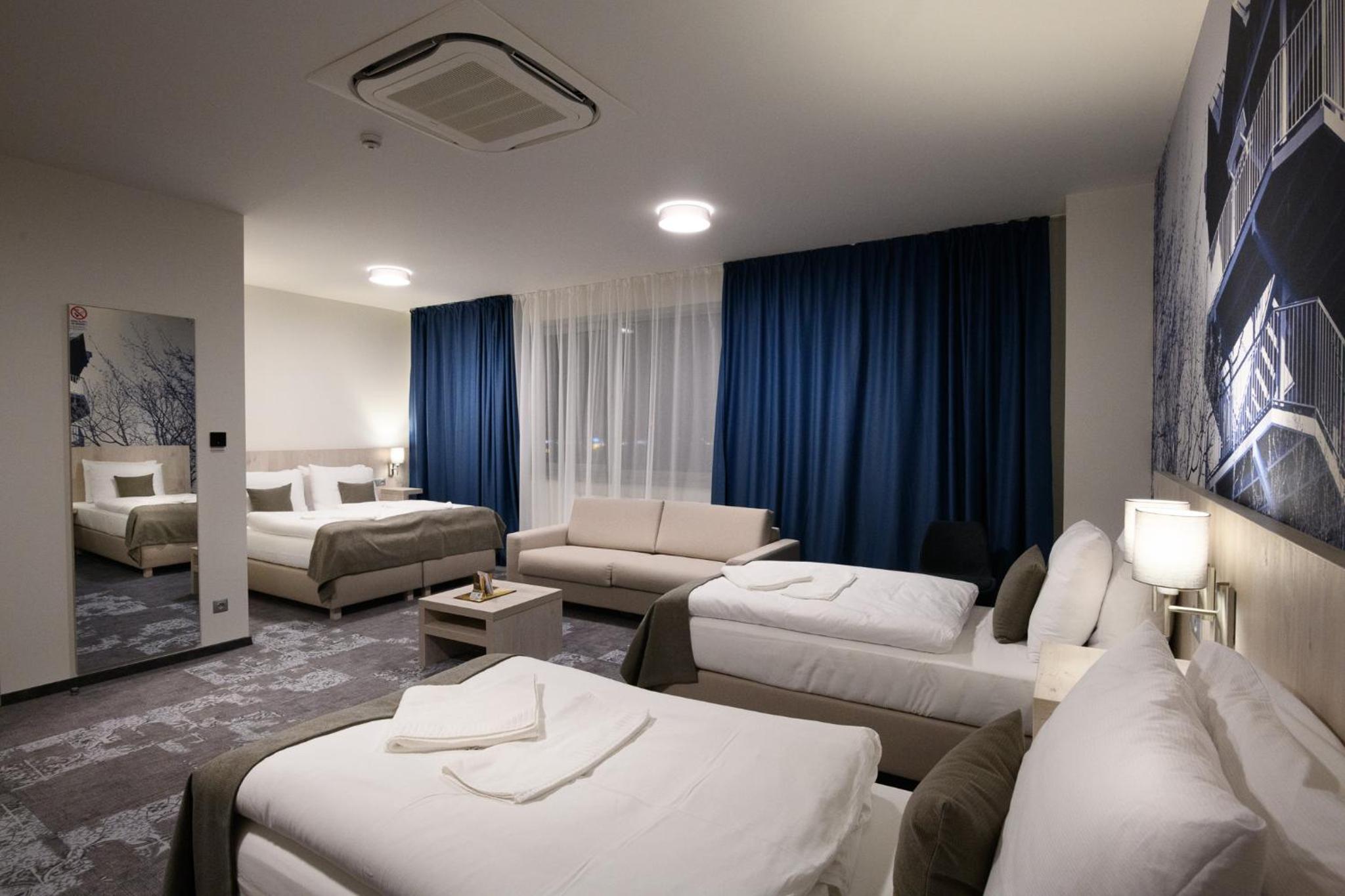 Deluxe Triple Room photo 2