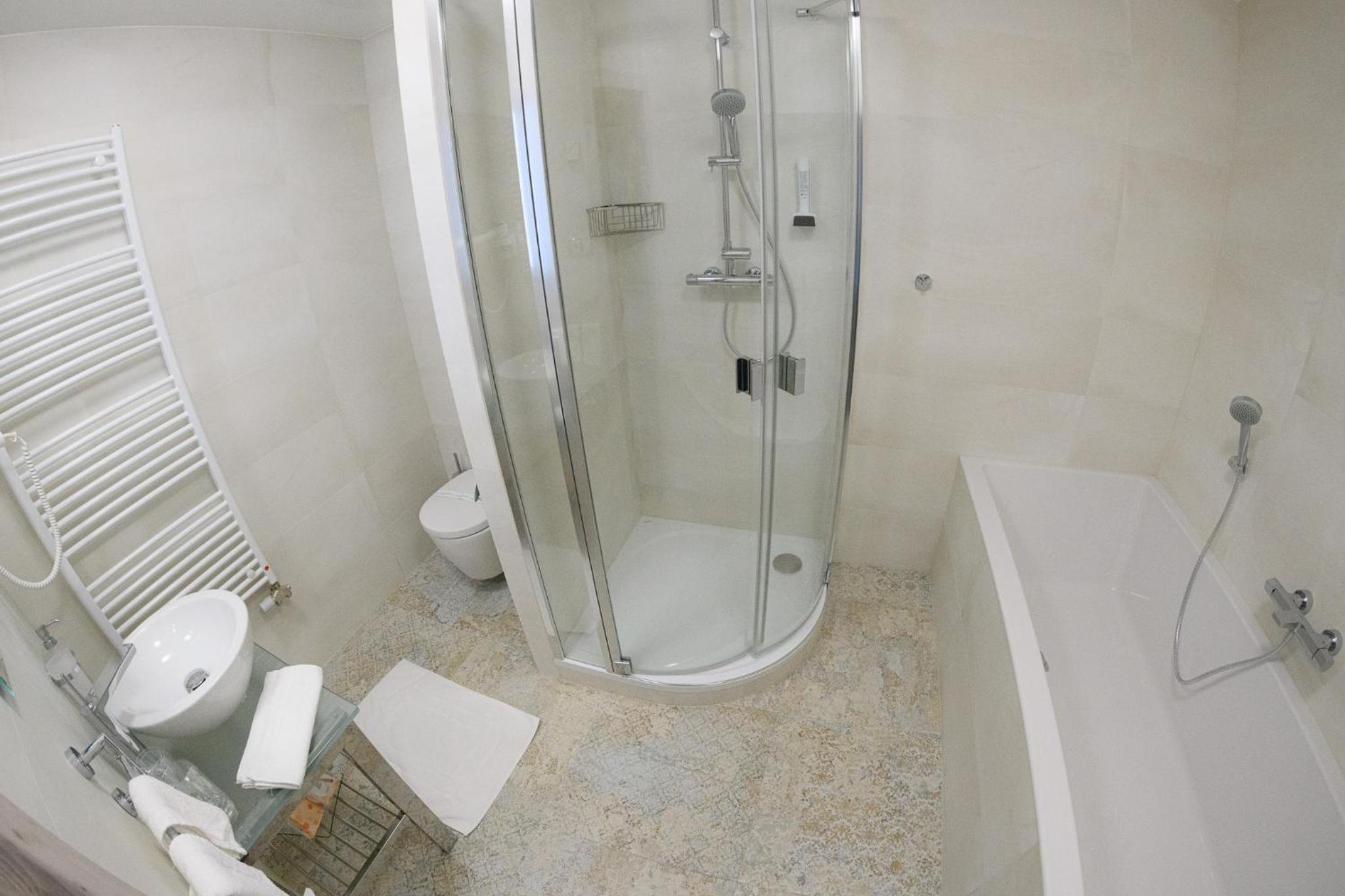 Deluxe Triple Room photo 3