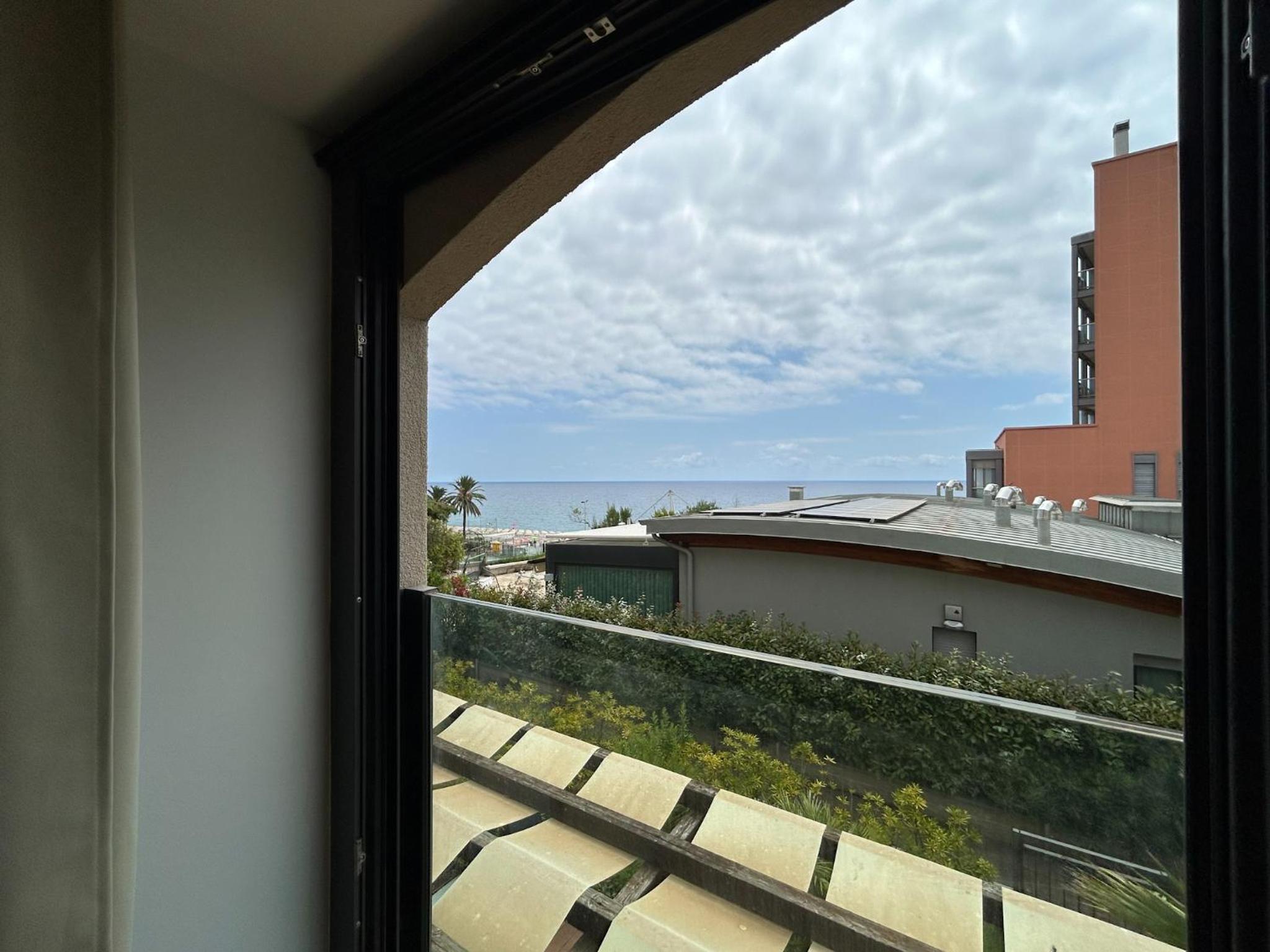 One-Bedroom Apartment With View photo 2
