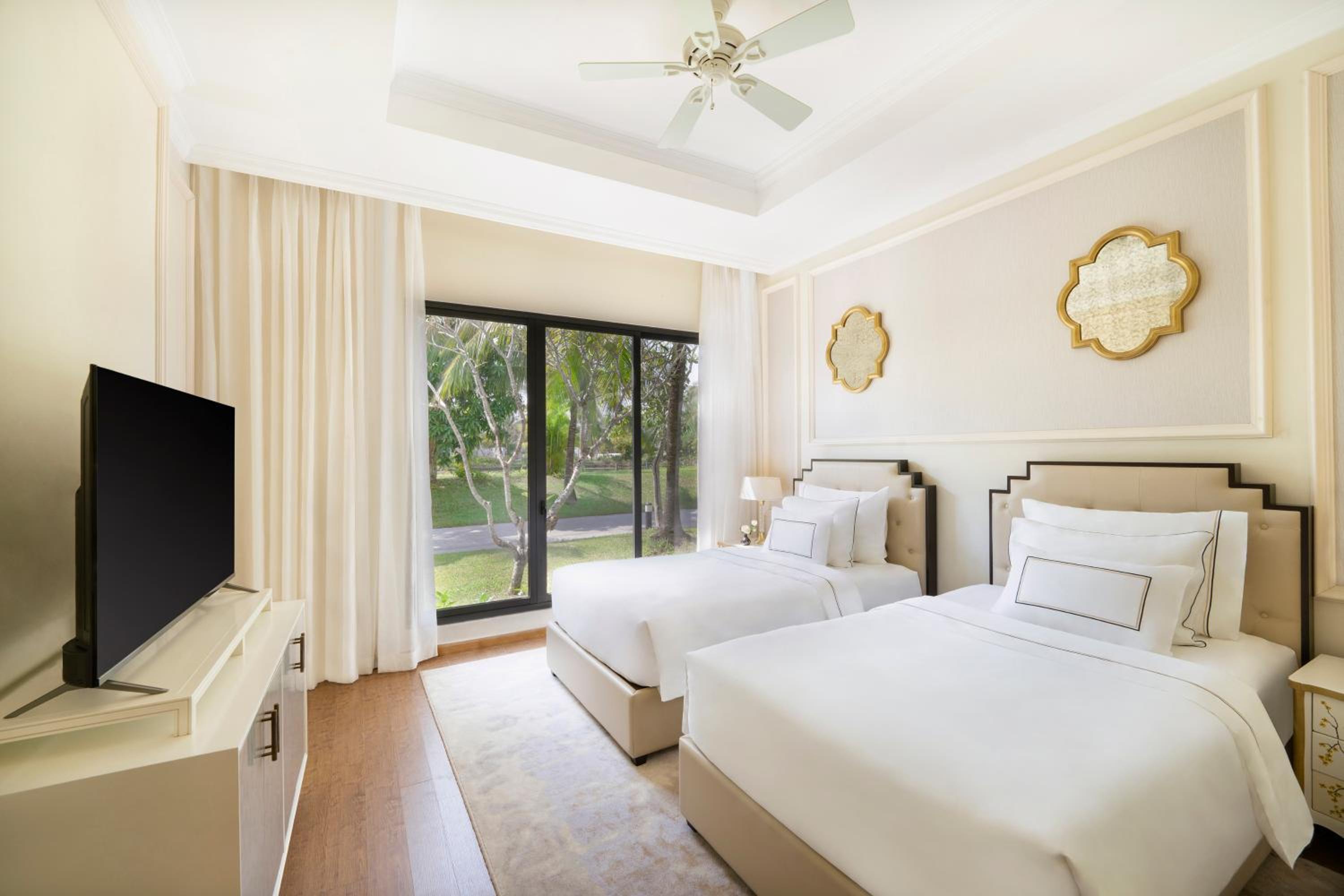 Two-Bedroom Villa with Lake View and Private Pool photo 3
