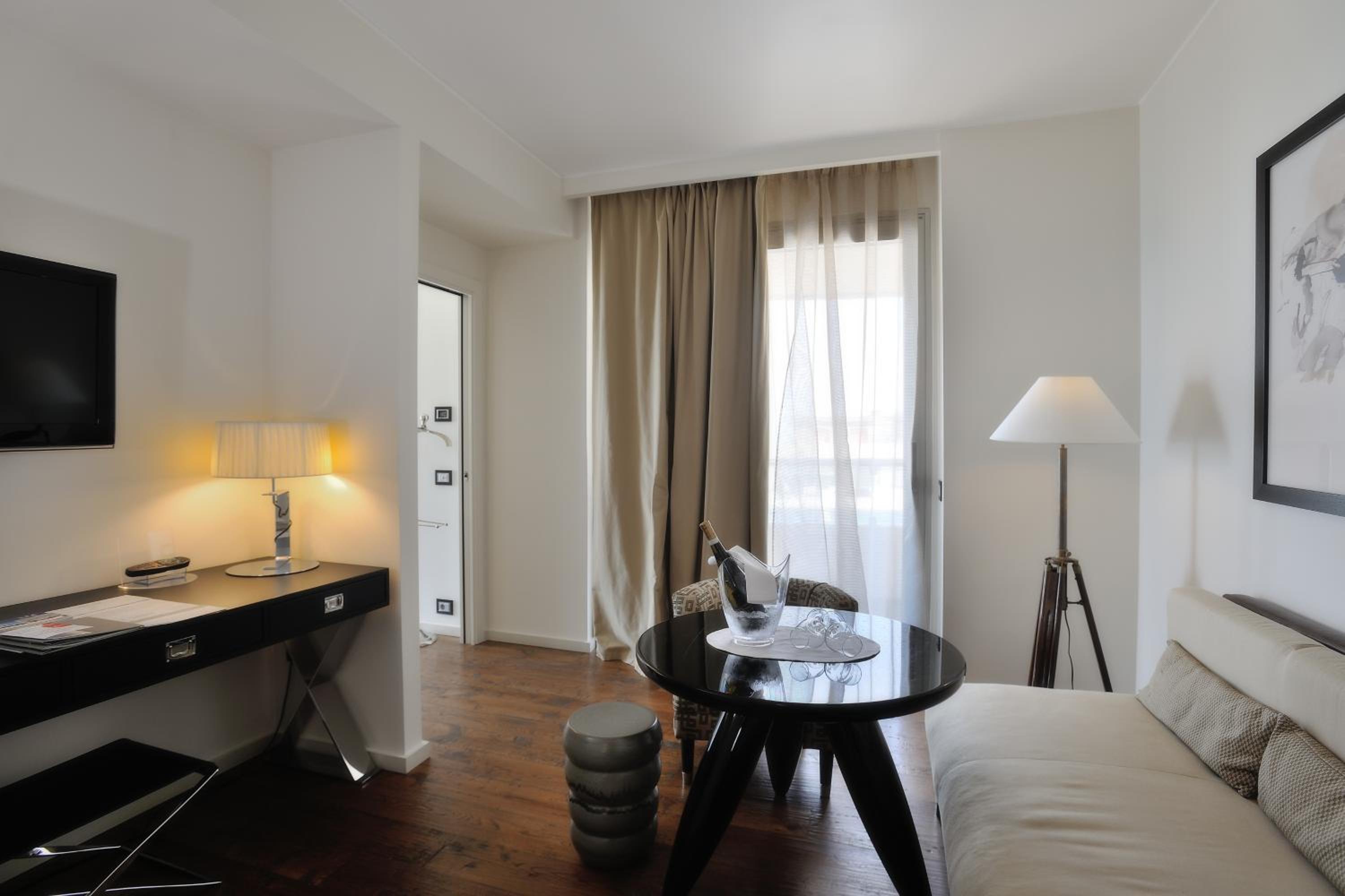 Junior Suite - Photo 7