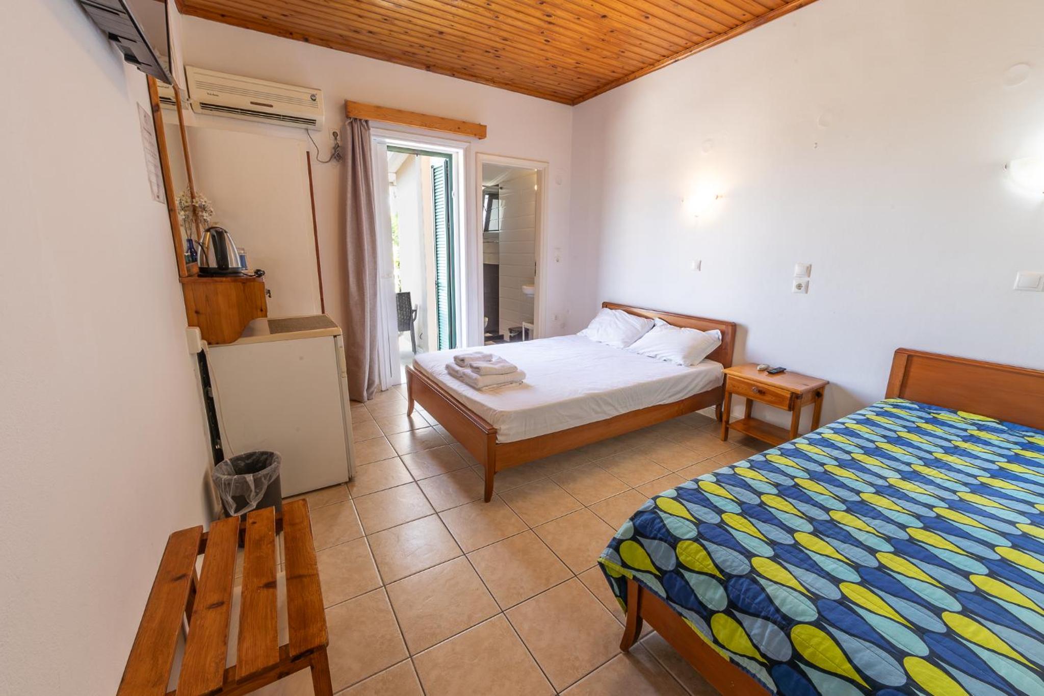 Superior Triple Room photo 3
