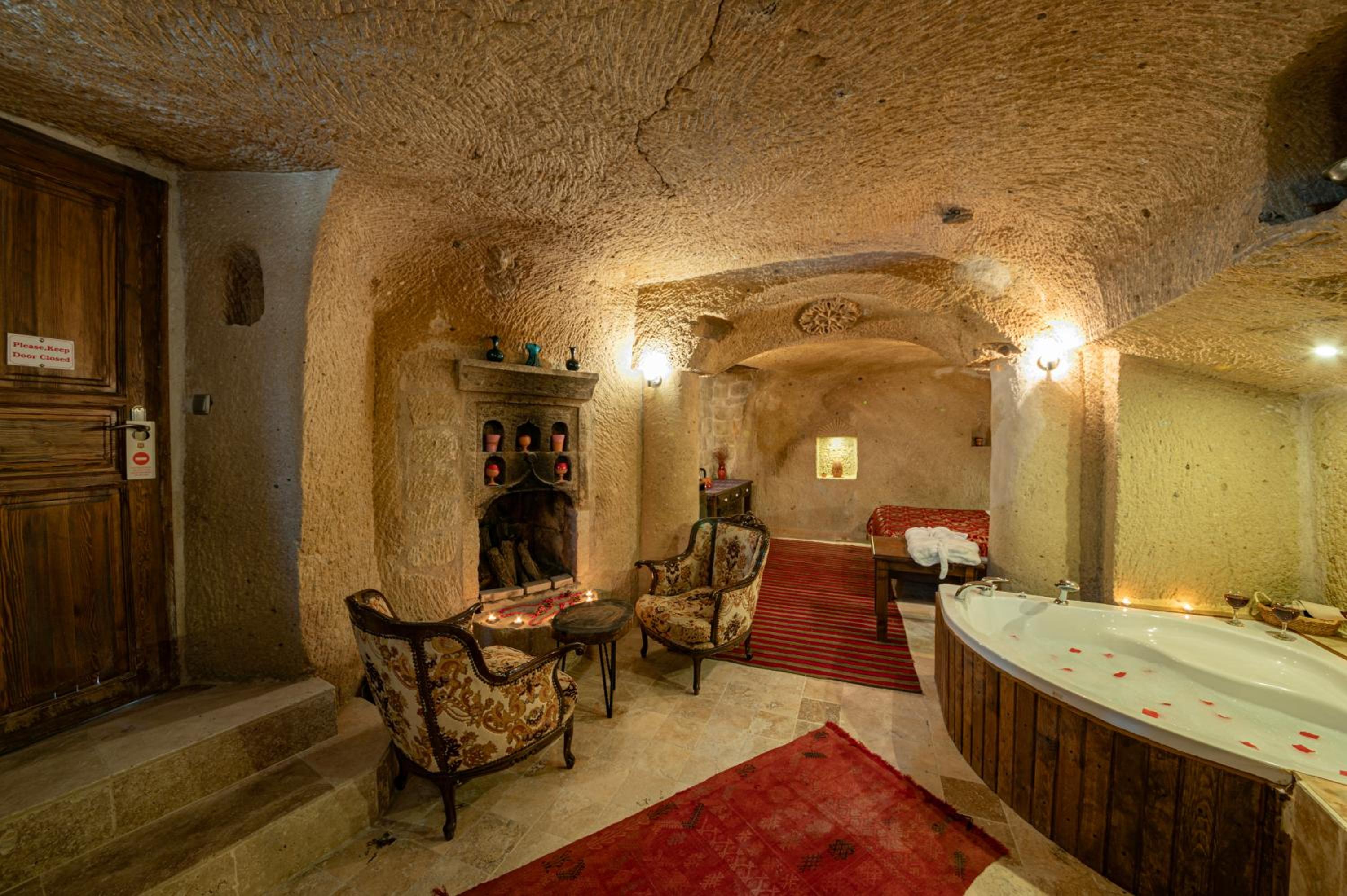 Deluxe Room - Photo 1