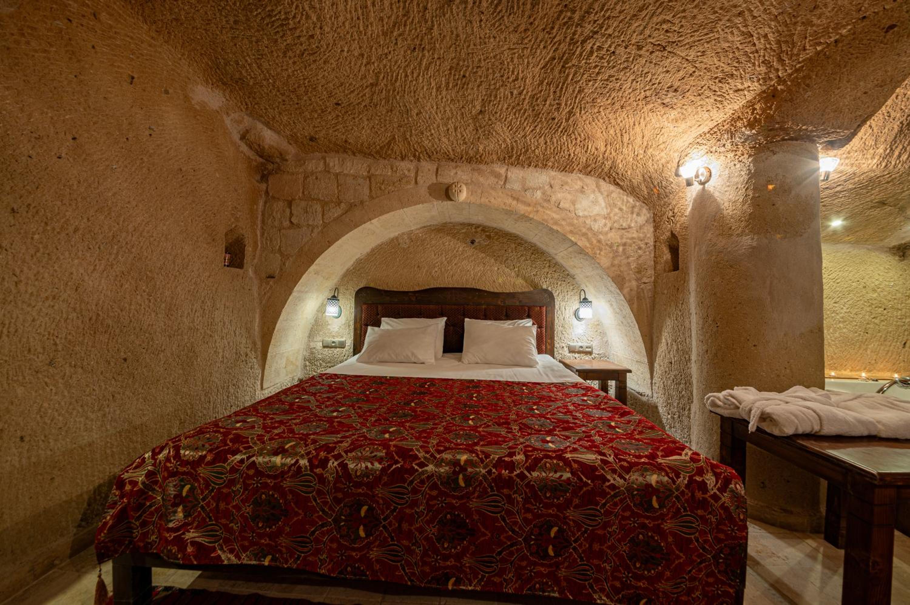 Deluxe Room - Photo 11