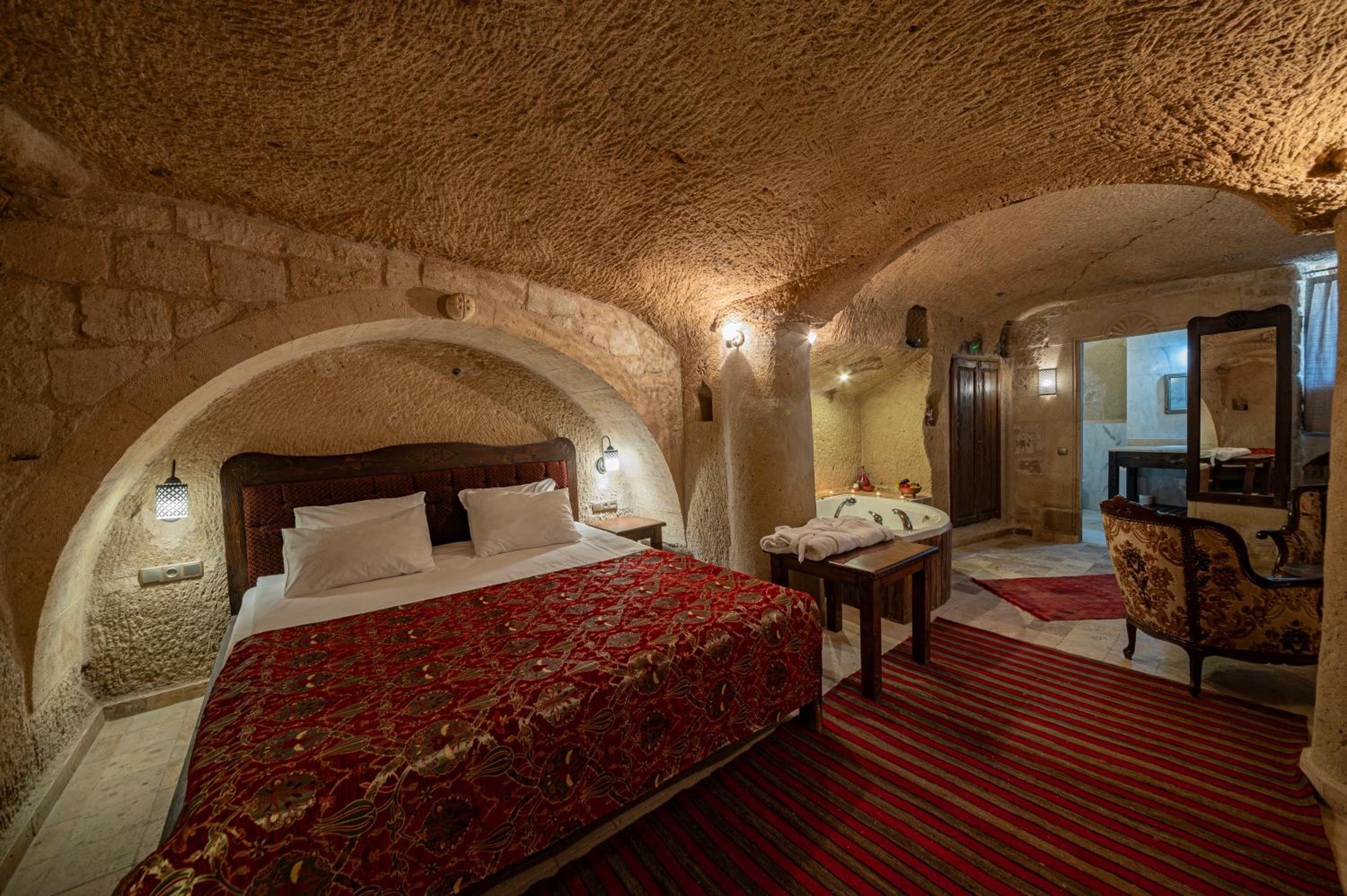 Deluxe Room - Photo 8