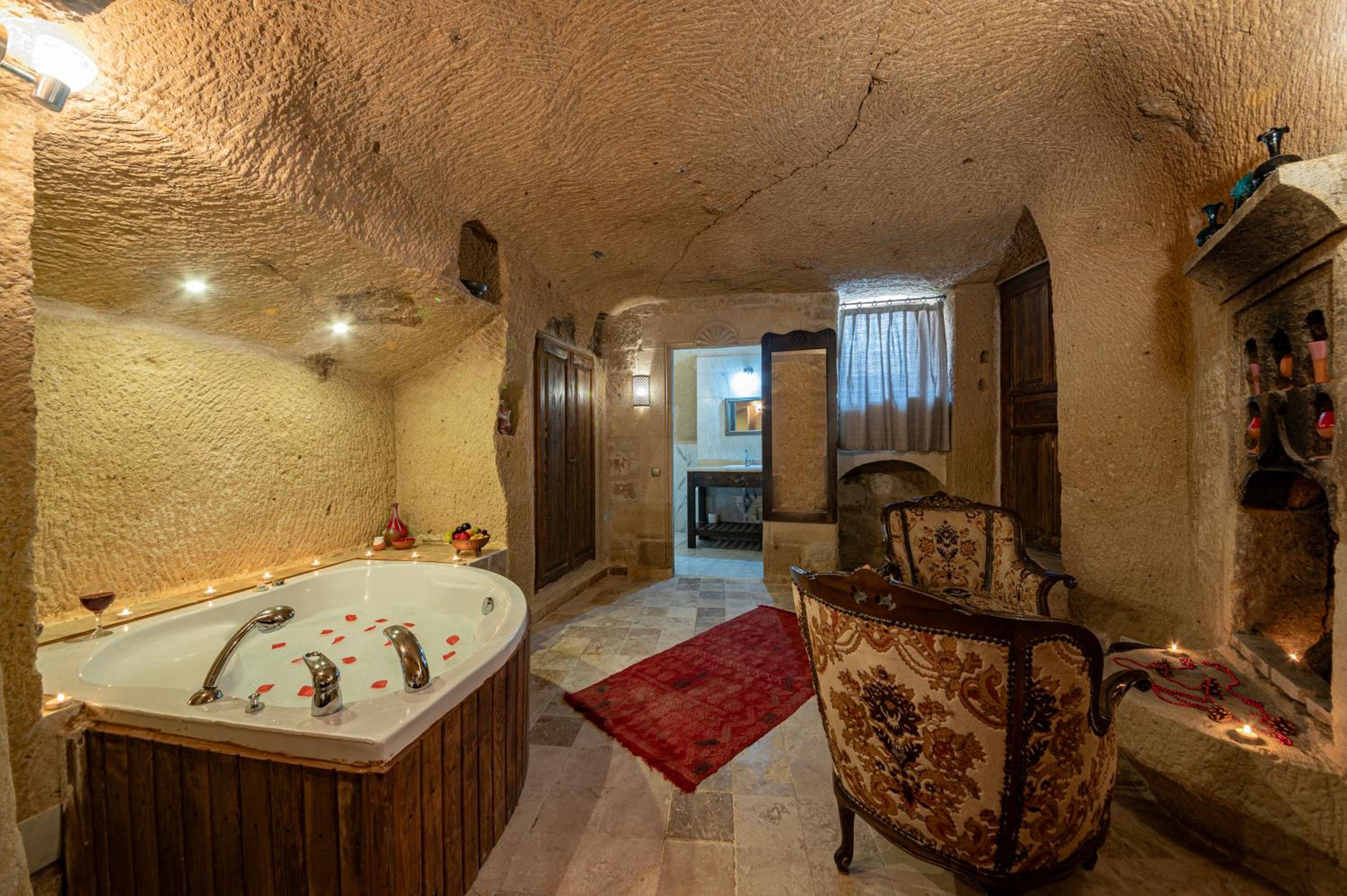 Deluxe Room - Photo 4