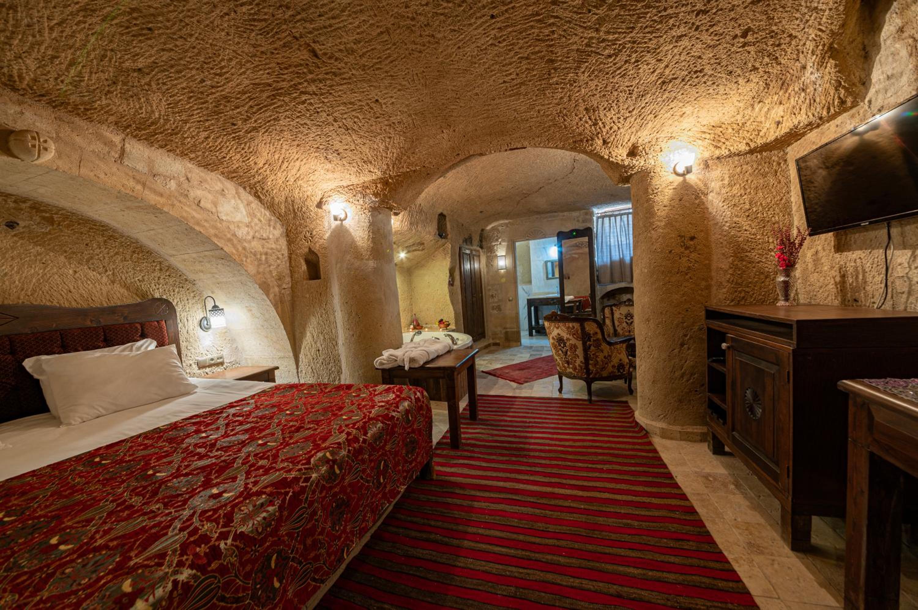 Deluxe Room - Photo 5