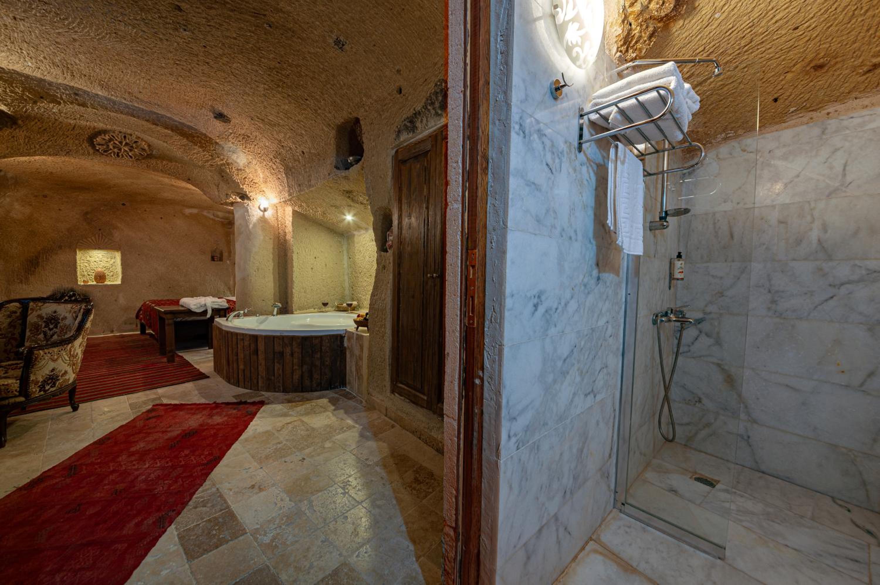 Deluxe Room - Photo 2