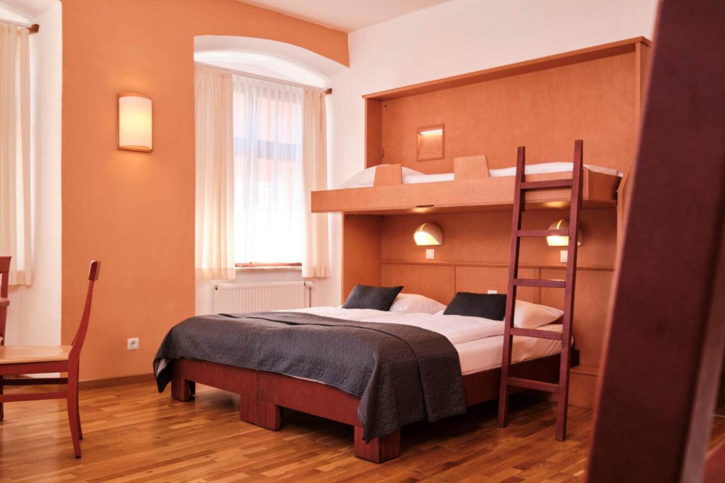 Quintuple Room - Photo 1