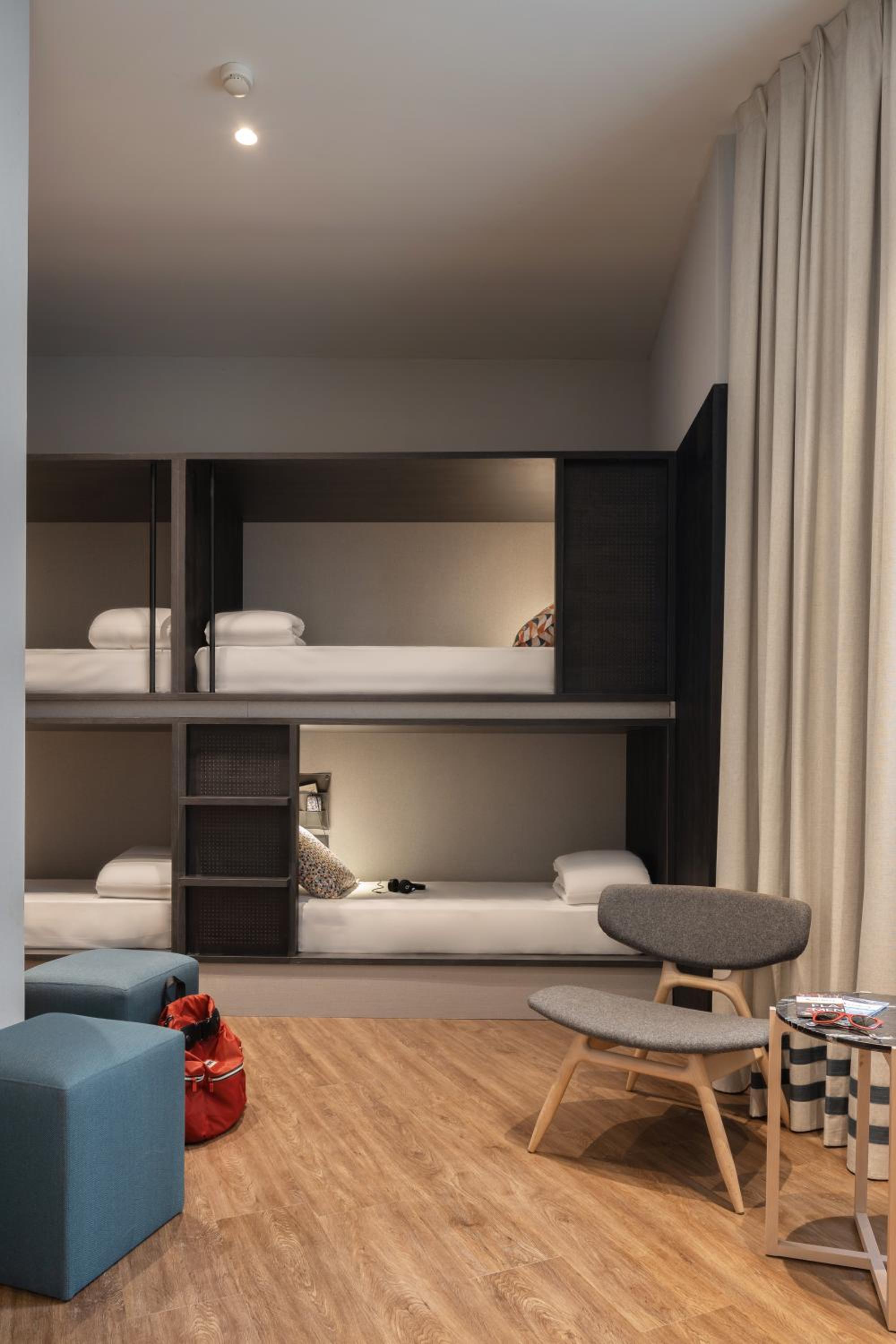 Cama en habitación compartida para 8 personas
