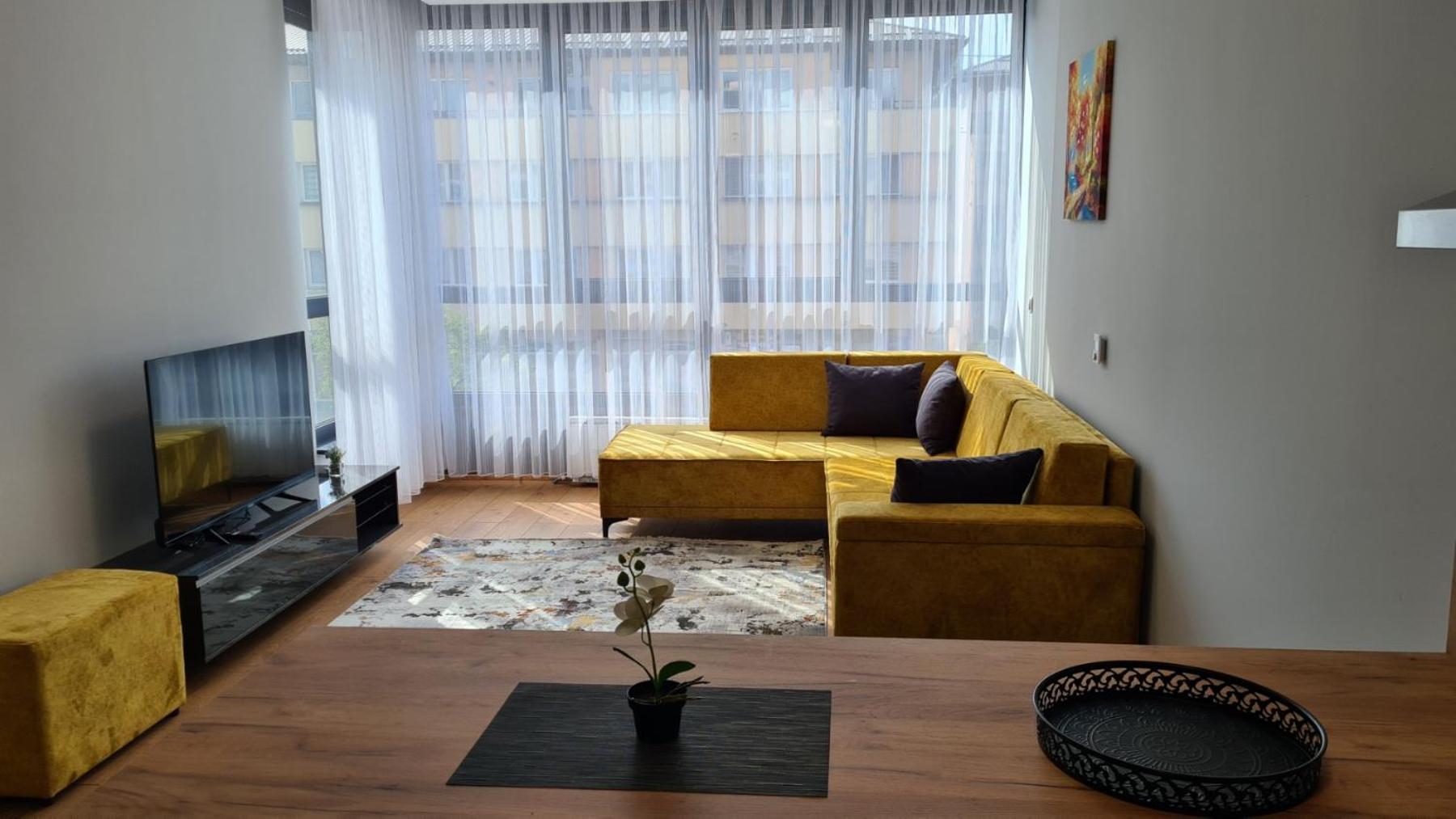 Deluxe Apartment