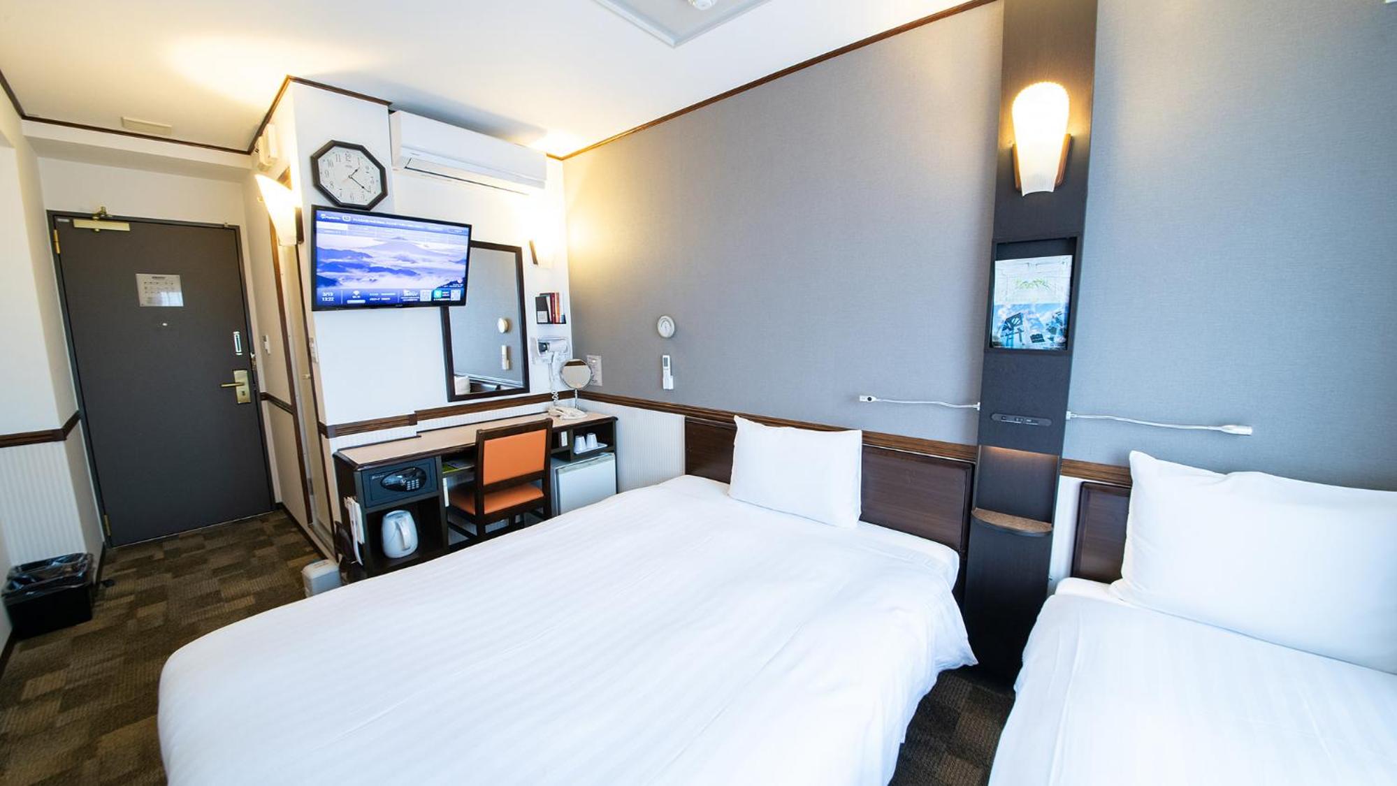 Superior Twin Room - Smoking - Photo 16