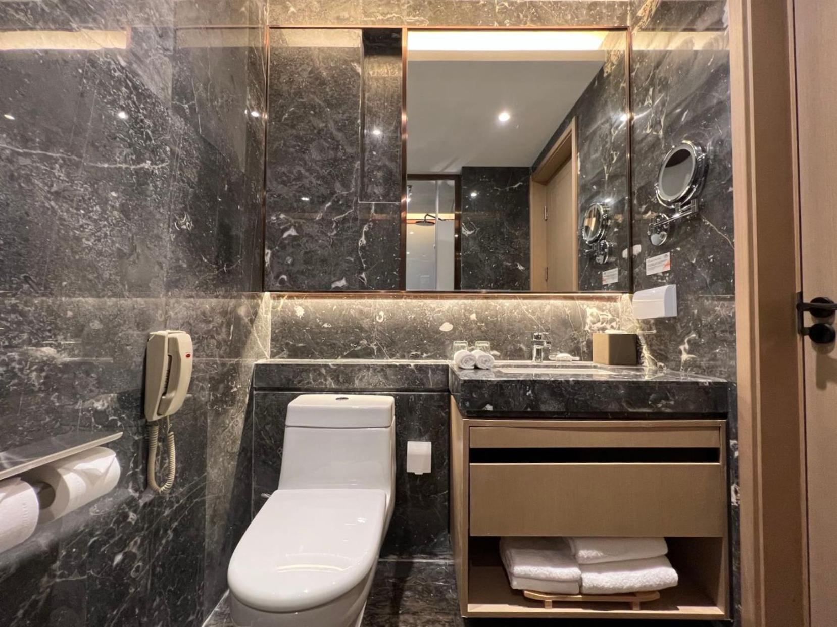 Executive King Room