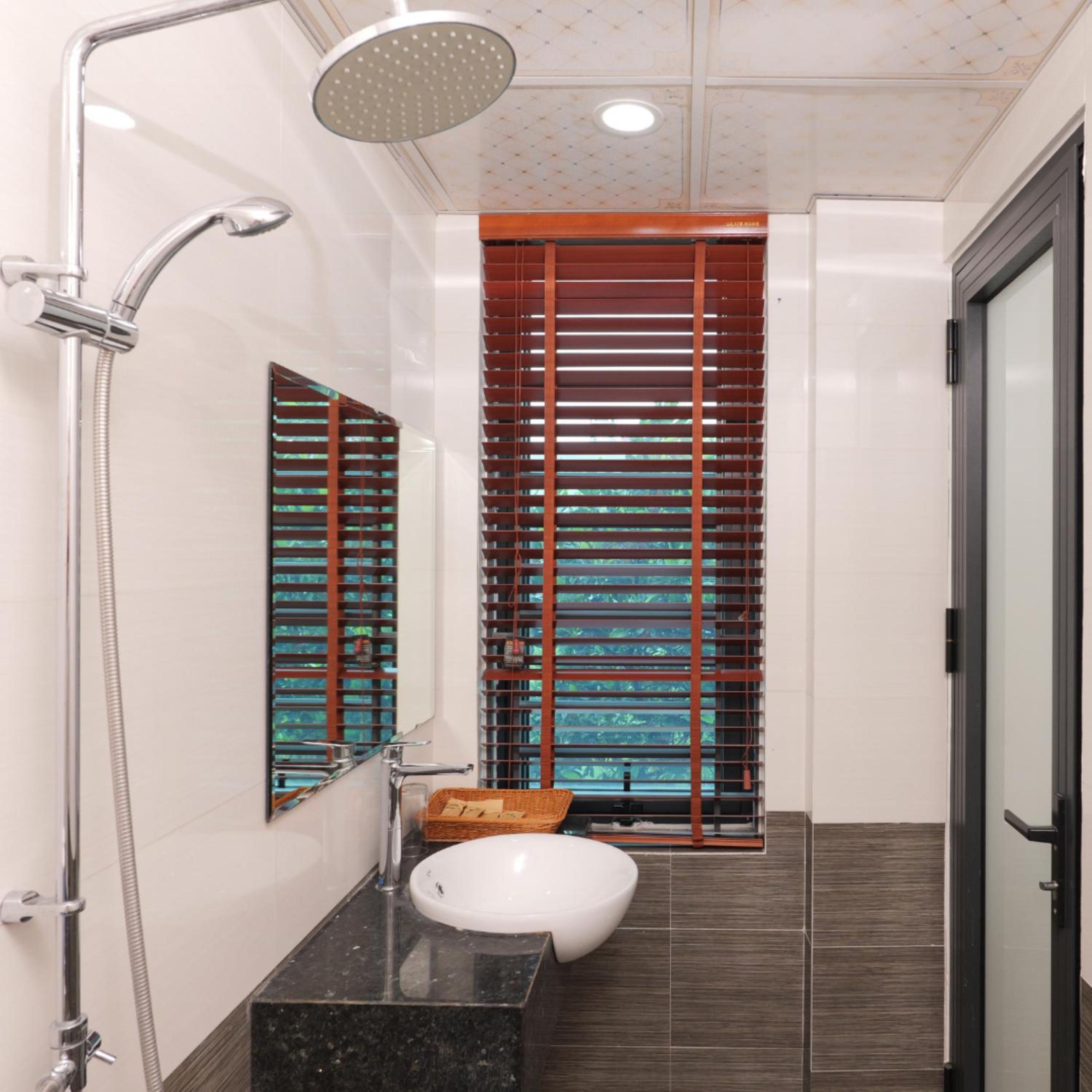 Standard Twin Room - Photo 9