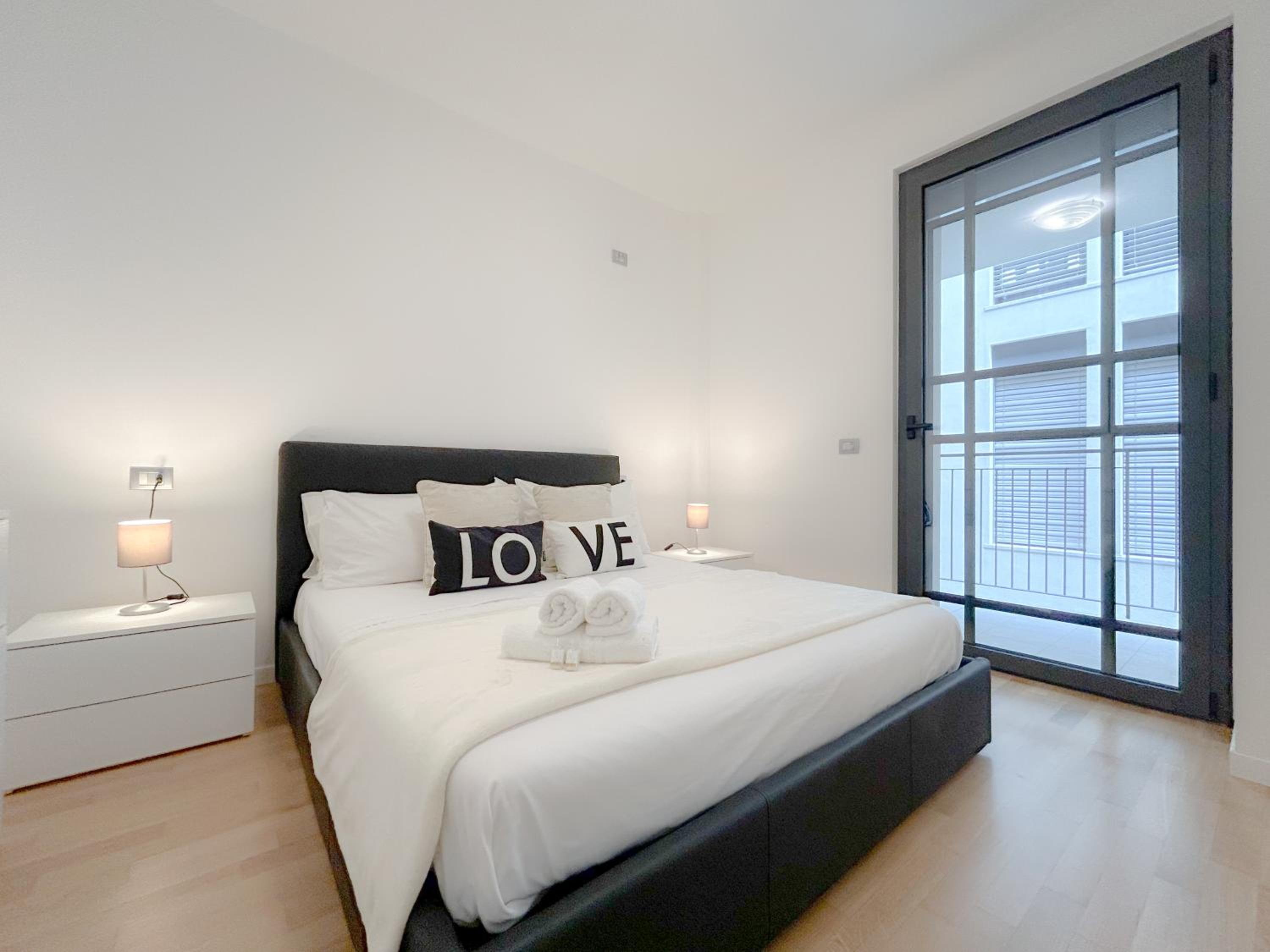 One-Bedroom Apartment photo 2