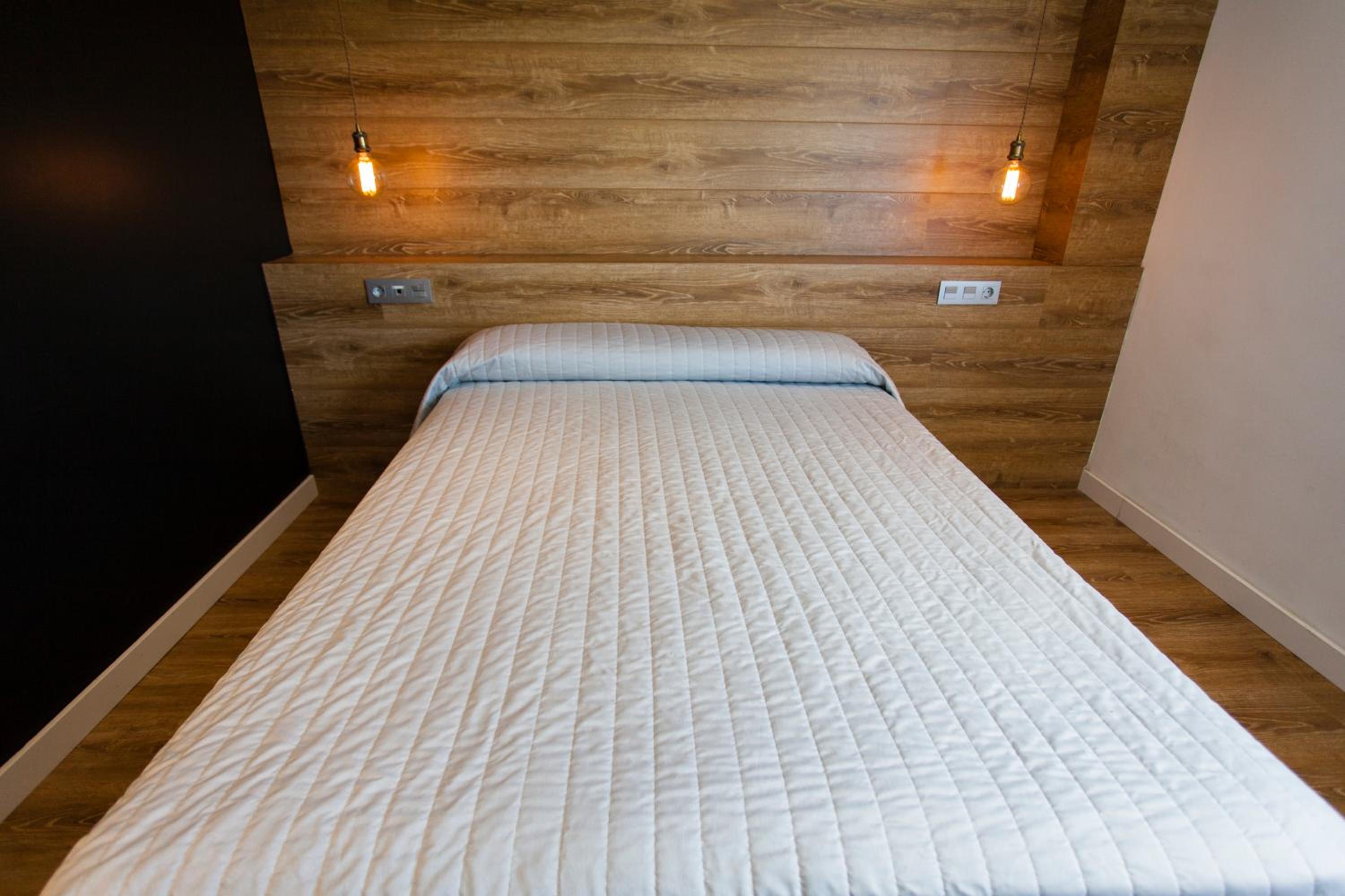 Standard Double Room - Photo 4
