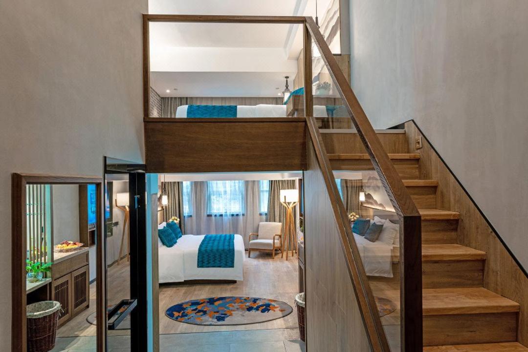 Elegant Loft Twin Room photo 3