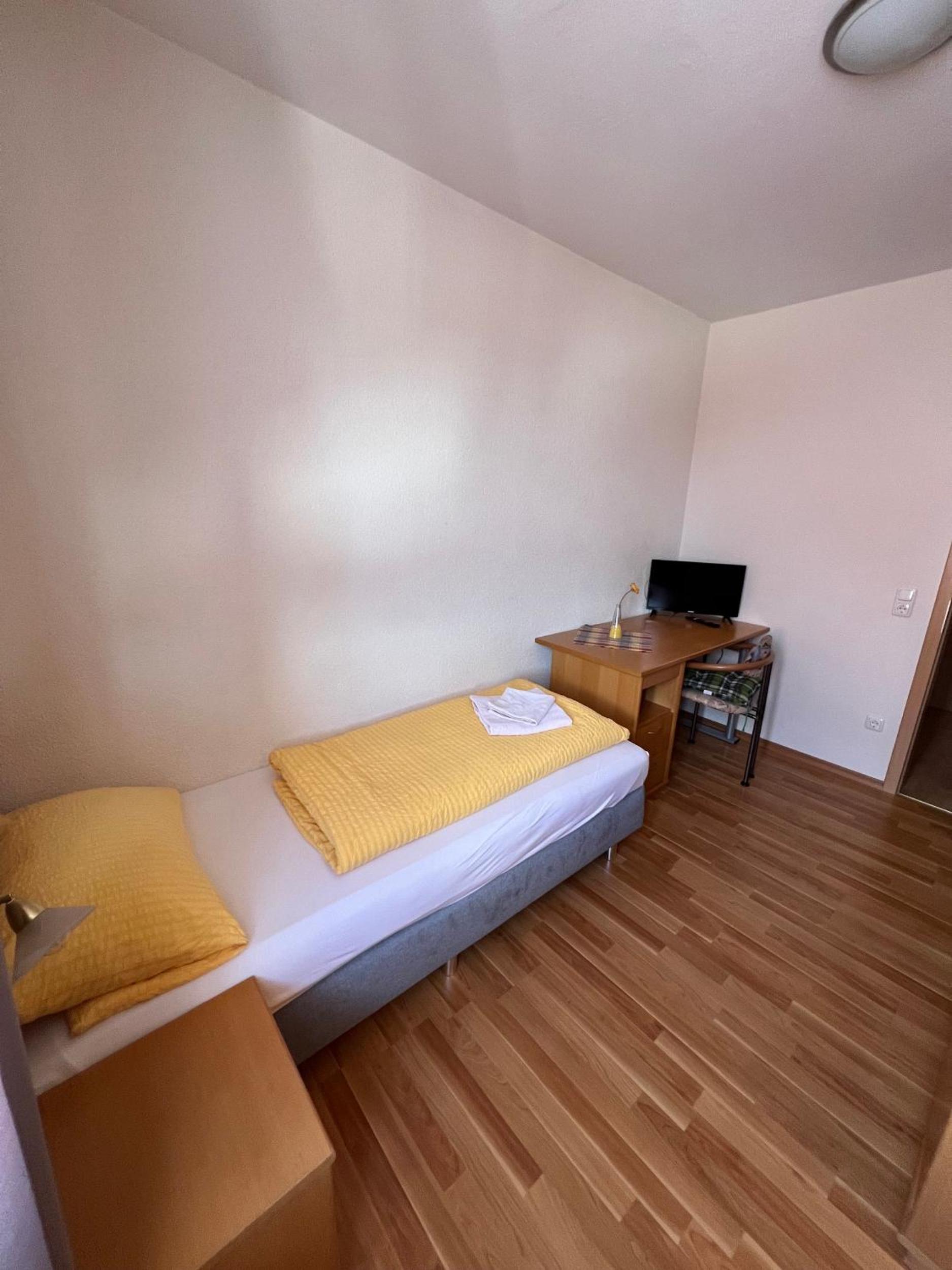 Single Room photo 3