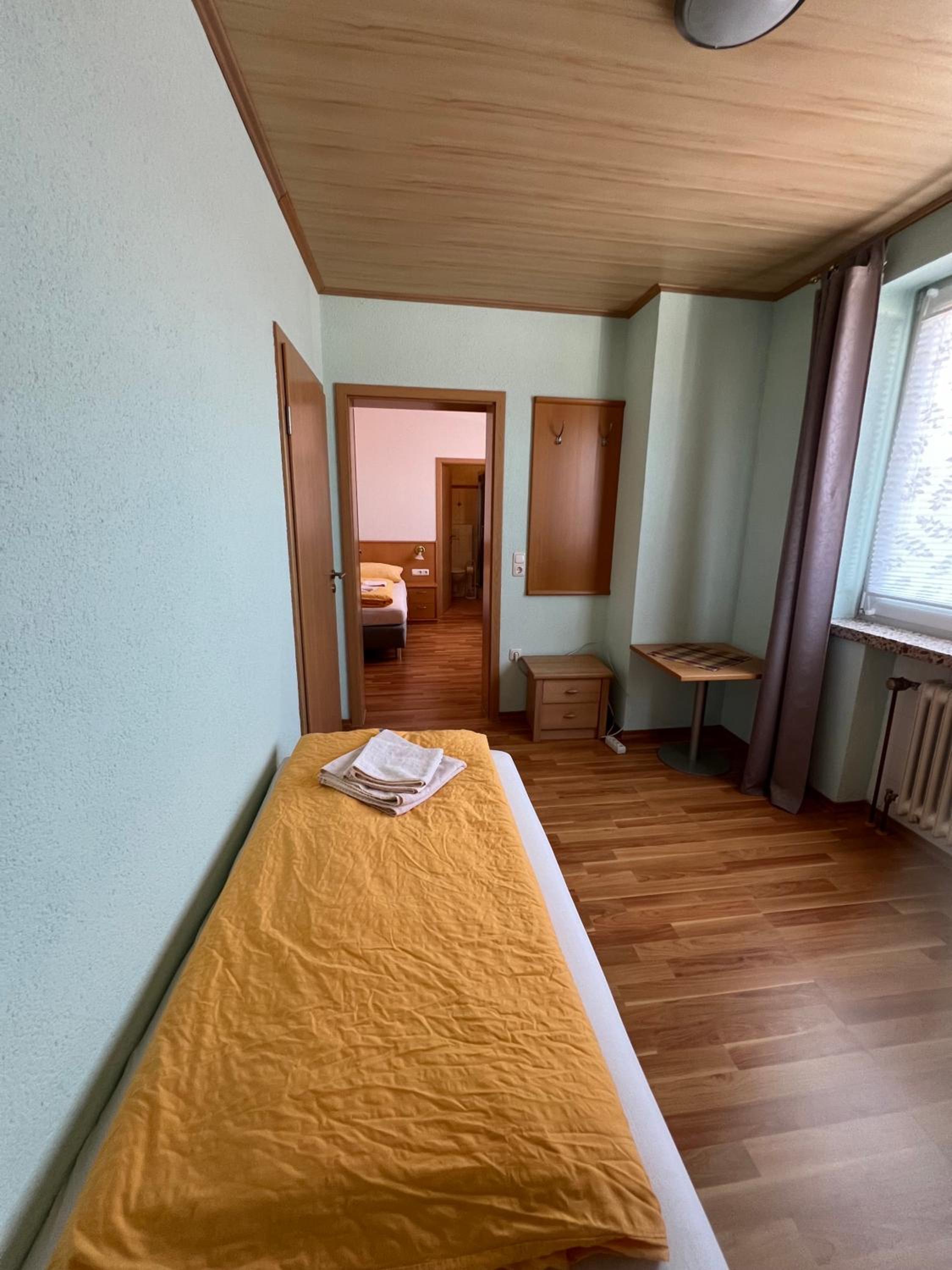 Standard Twin Room photo 3