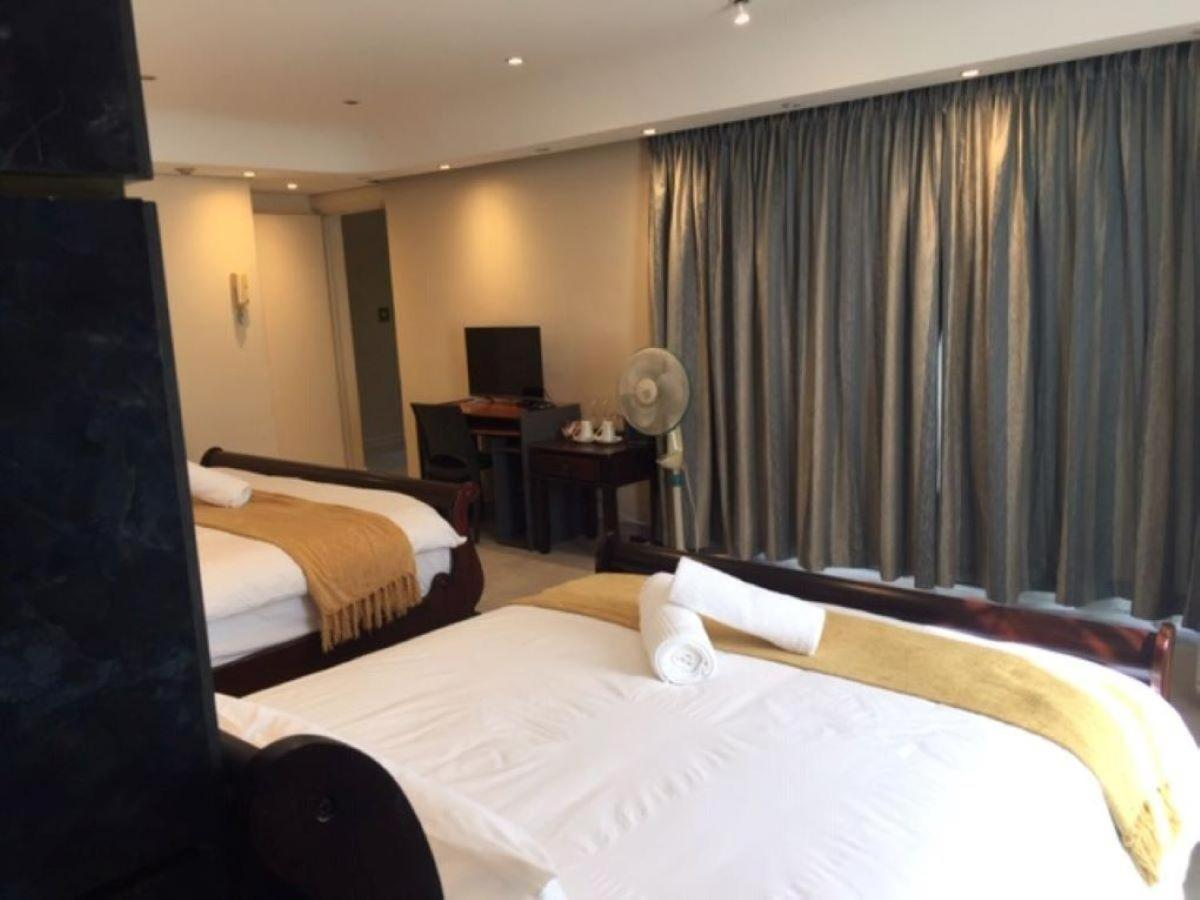 Deluxe King Room - Photo 1