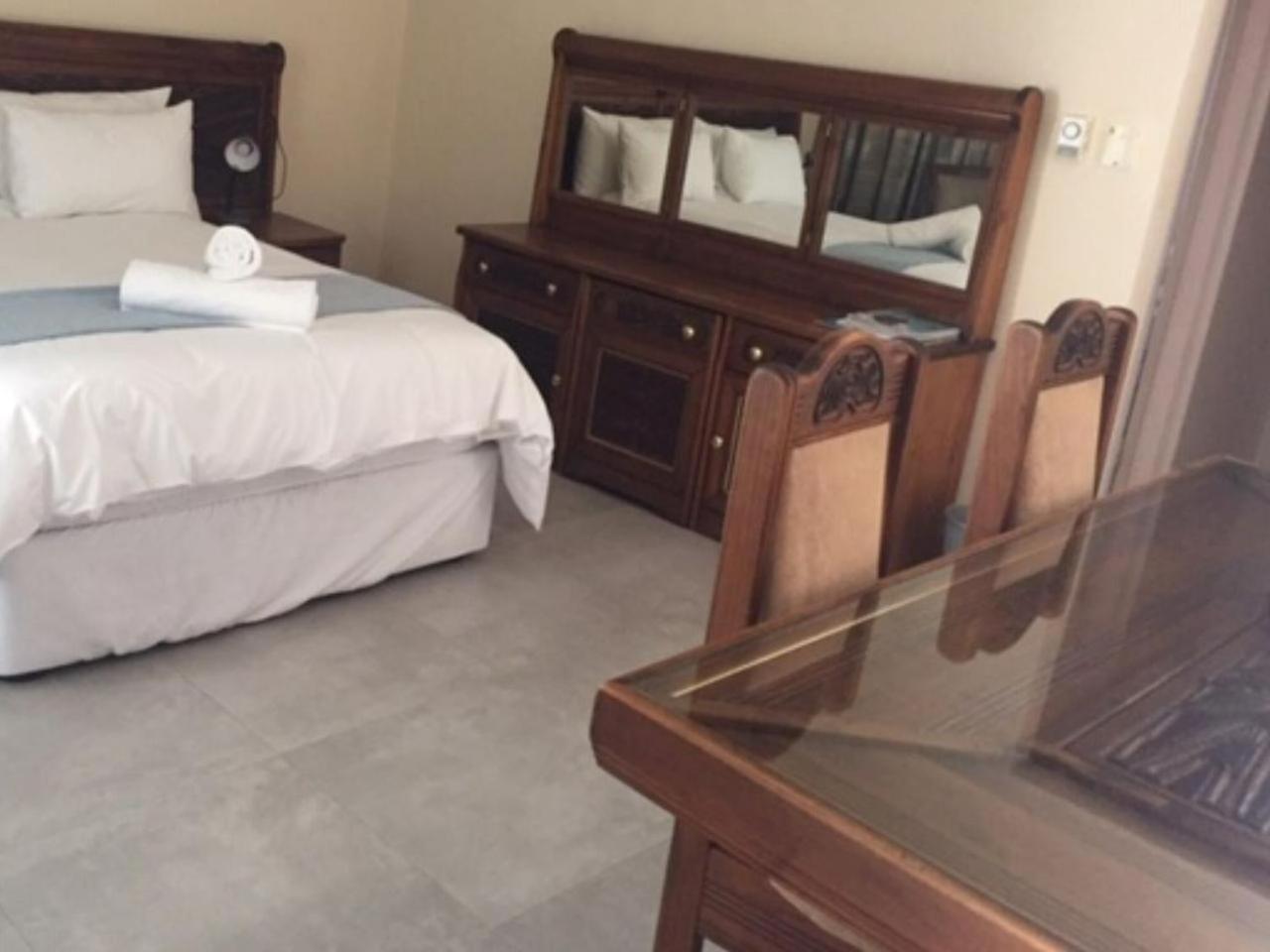 Double Room - Photo 2