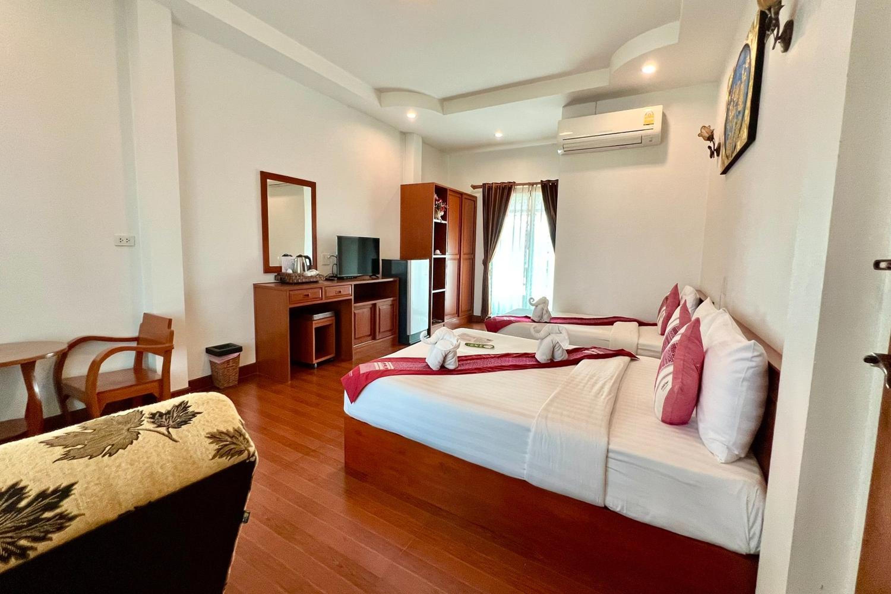 Deluxe Triple Room photo 2
