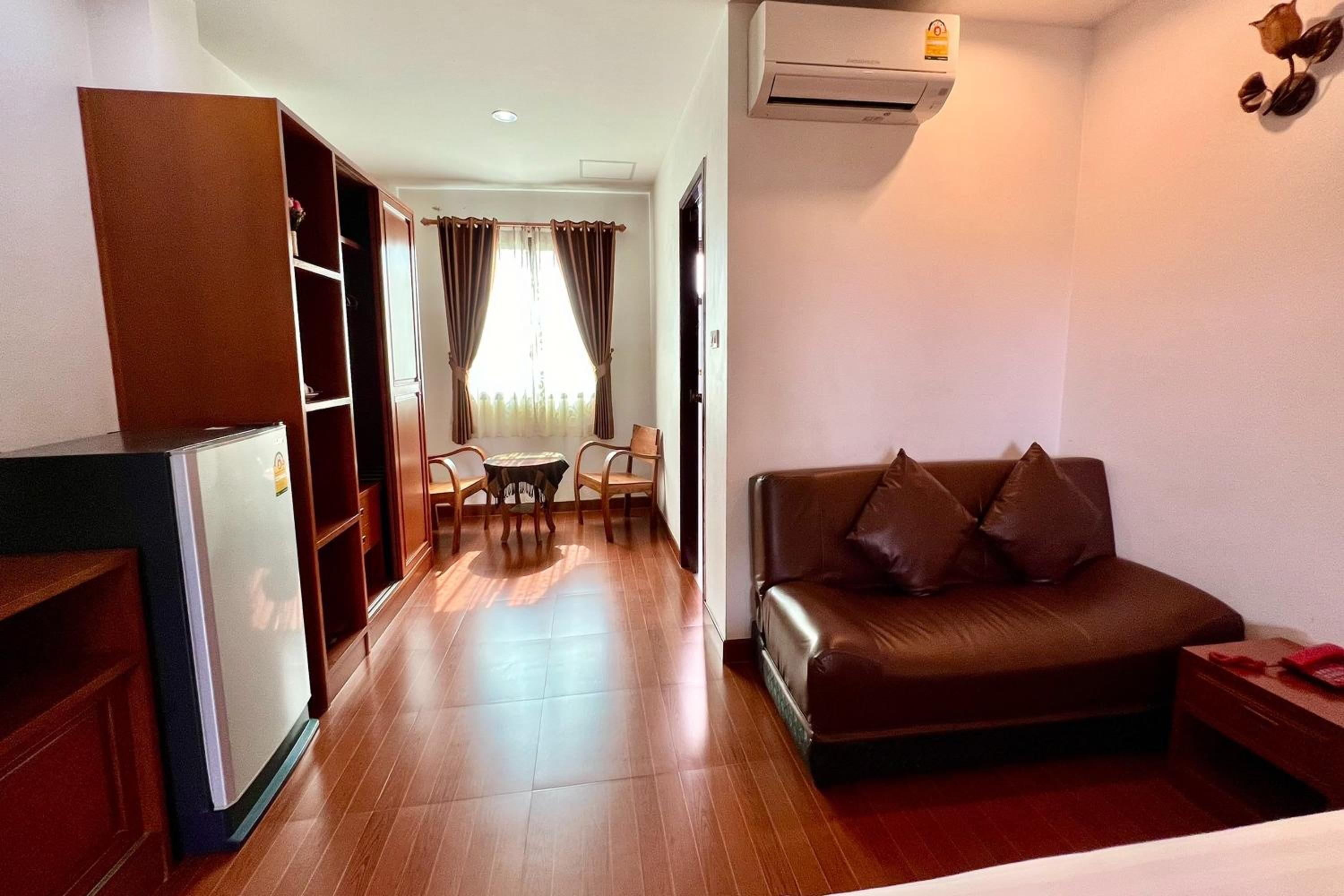 Studio with Sofa Bed photo 3