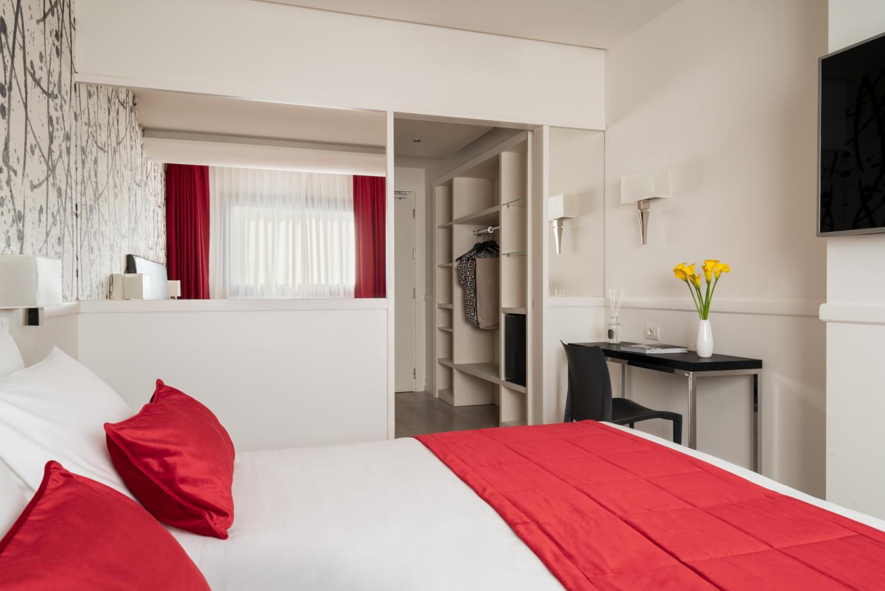 Double Room thumbnail 5
