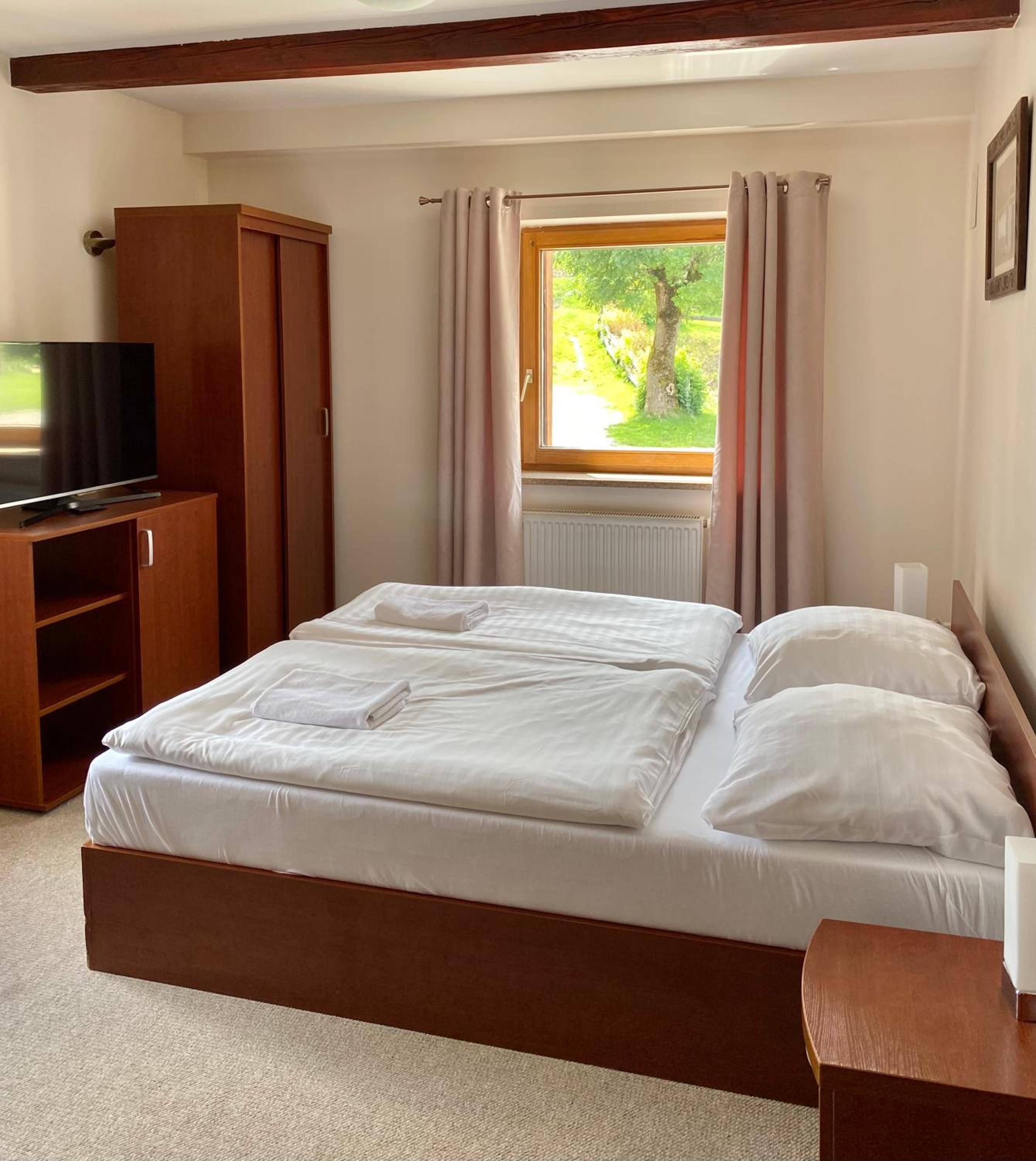 Triple Room with Bathroom - Photo 5