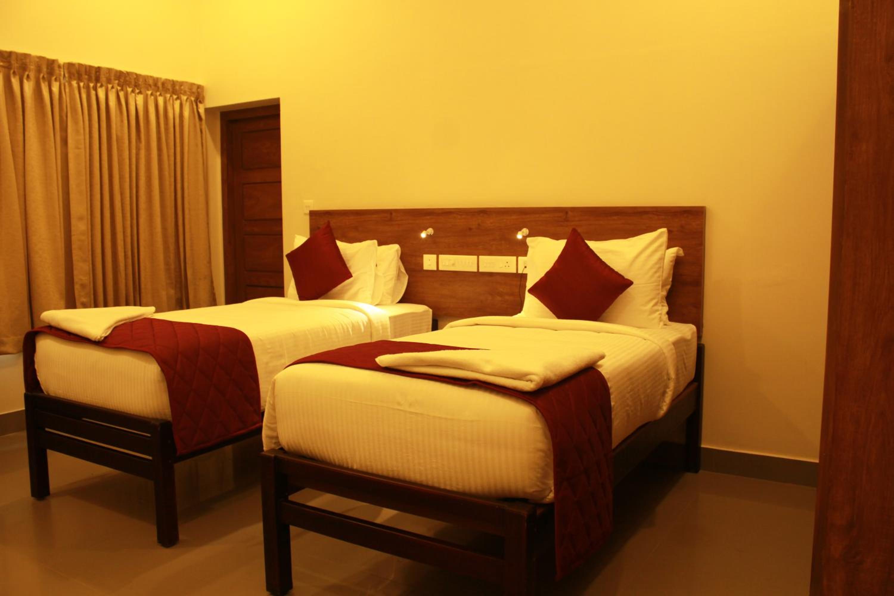Twin Room - Photo 3