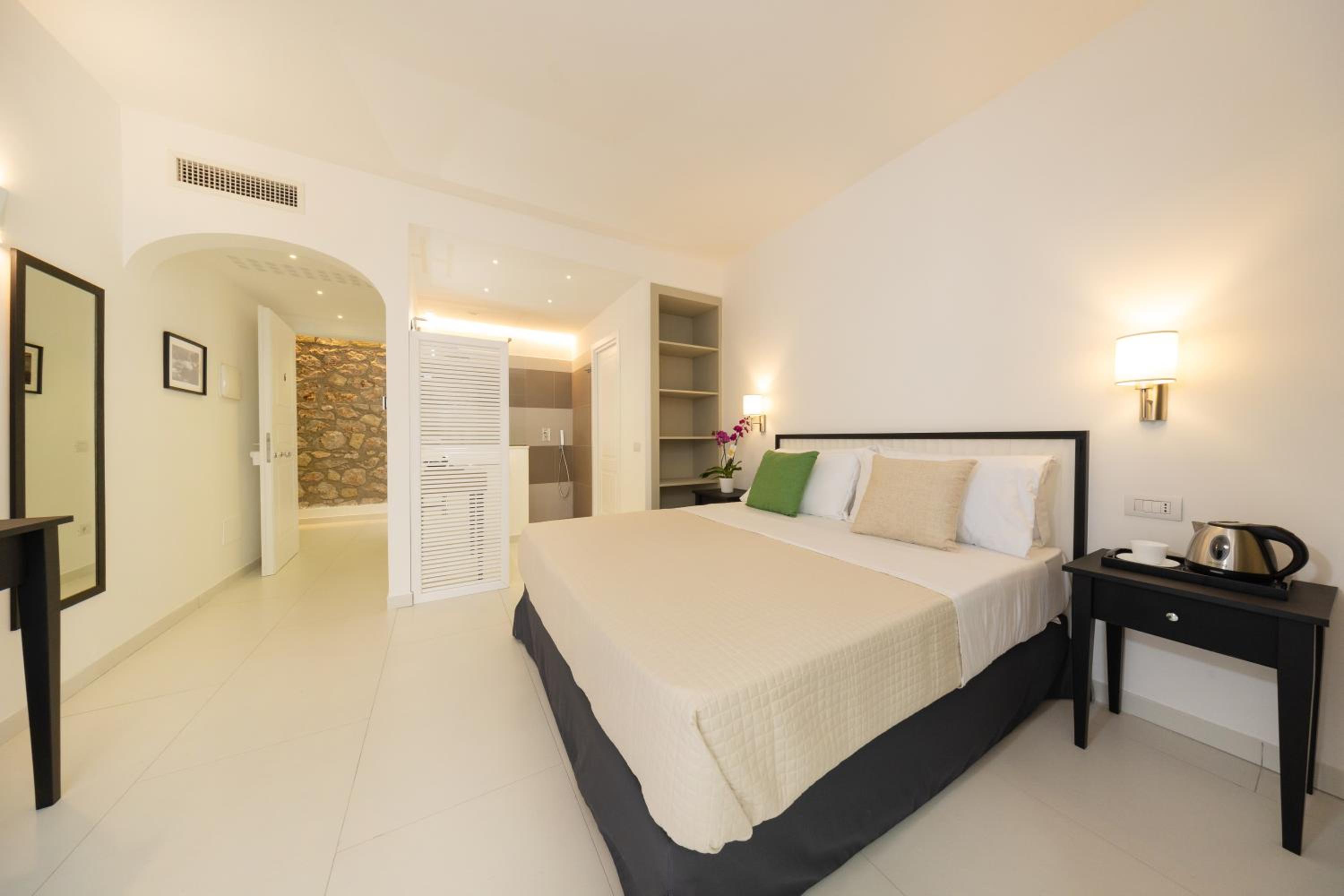 Double Room with Private Bathroom photo 1