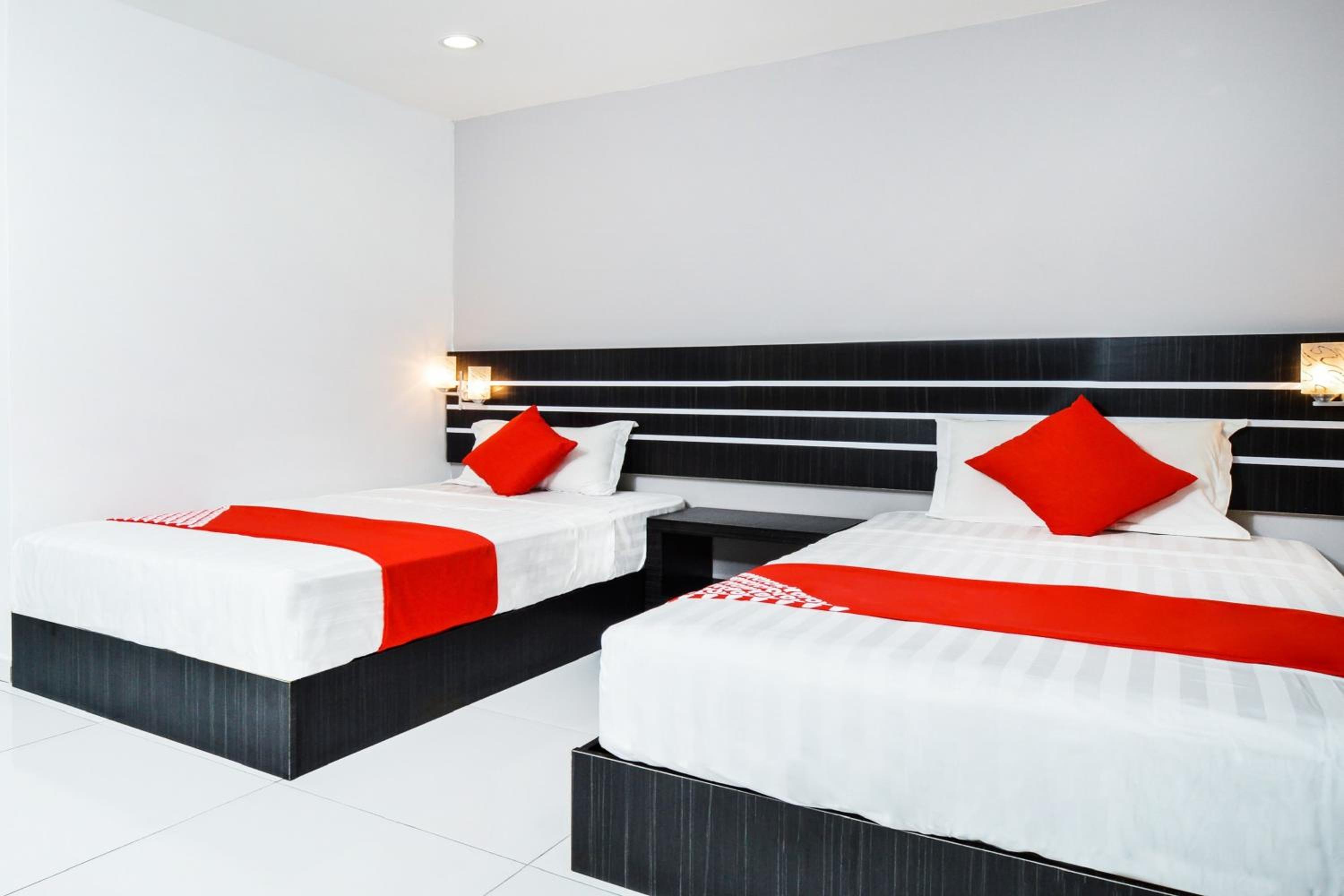 Deluxe Twin Room - Photo 3