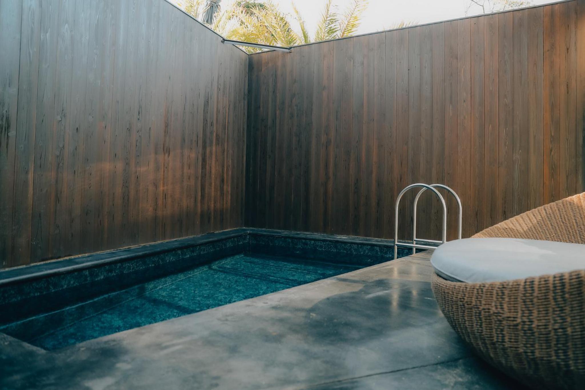 Suite with Private Pool - Photo 2
