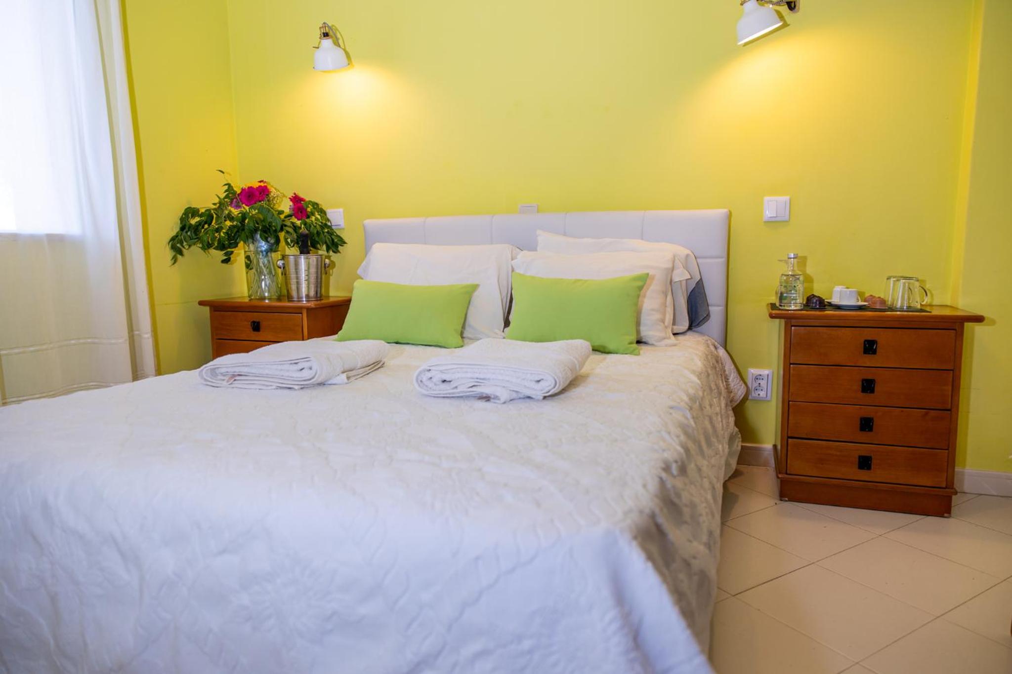 Double or Twin Room - Photo 19