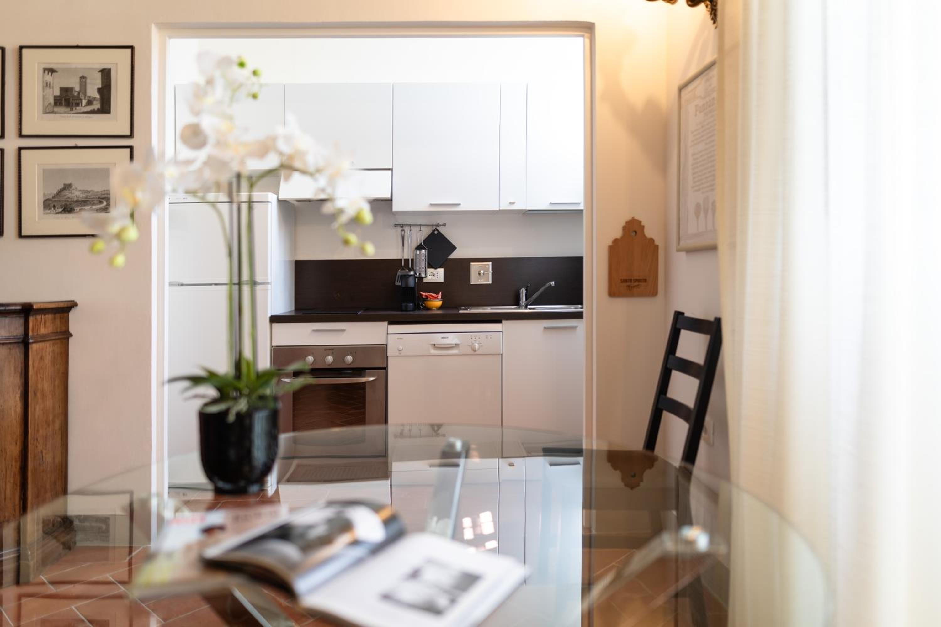Superior One-Bedroom Apartment photo 2