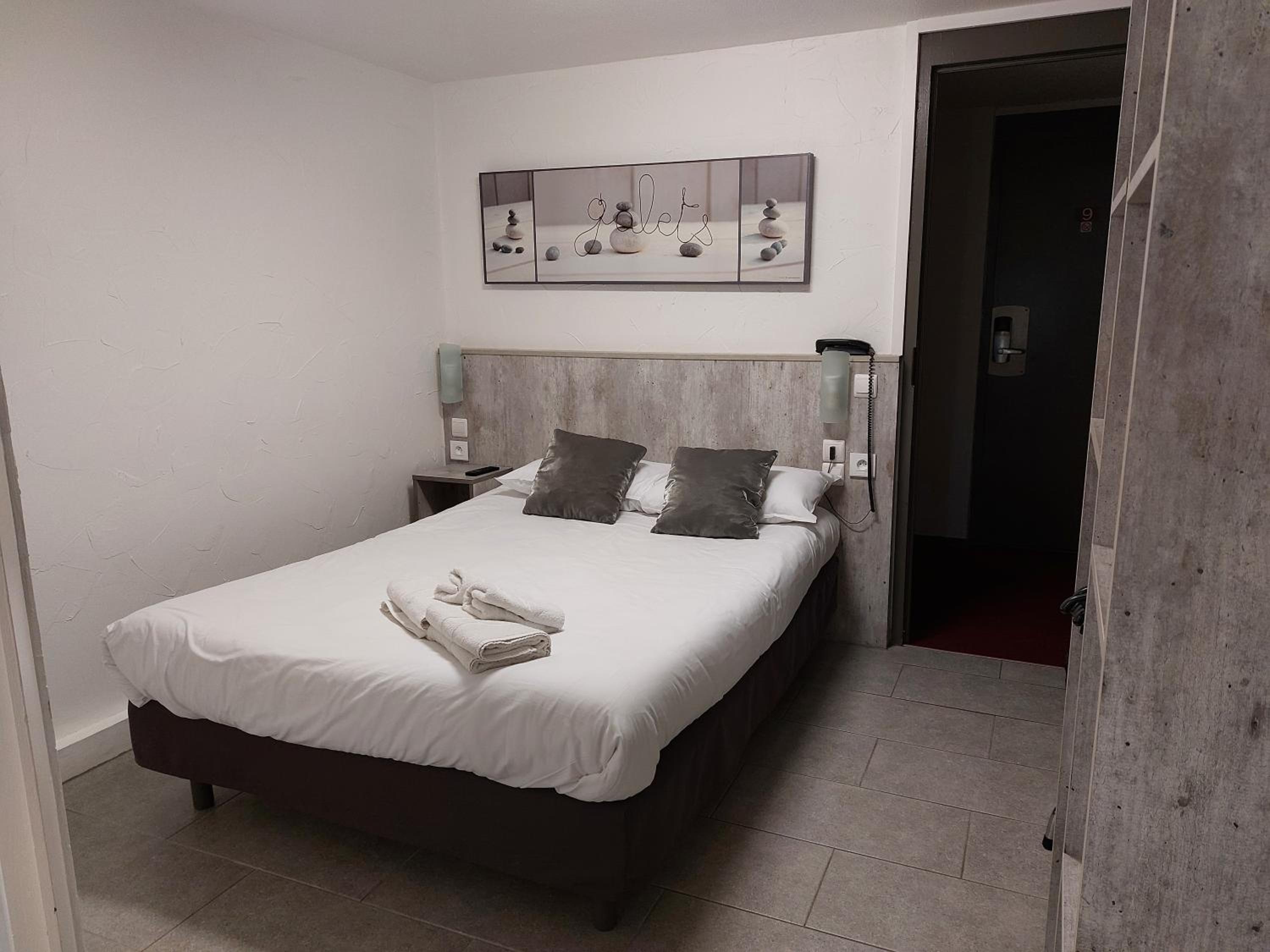 Double Room - Disability Access - Photo 2